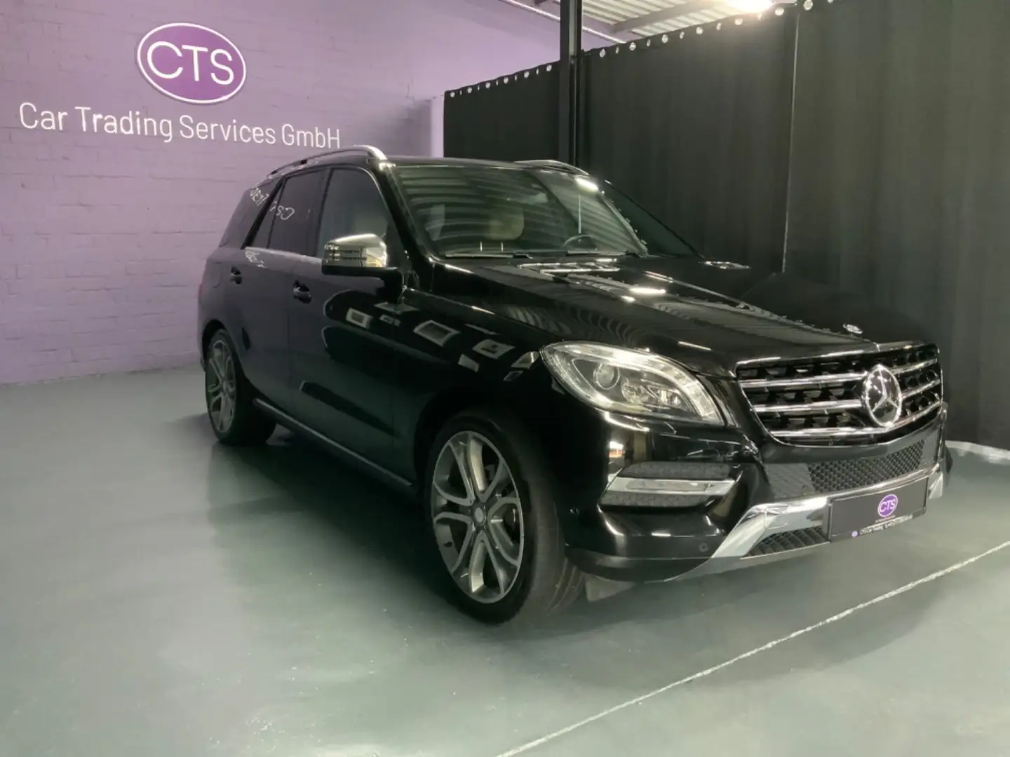 Mercedes-Benz ML 350 BlueTec Noir - 2