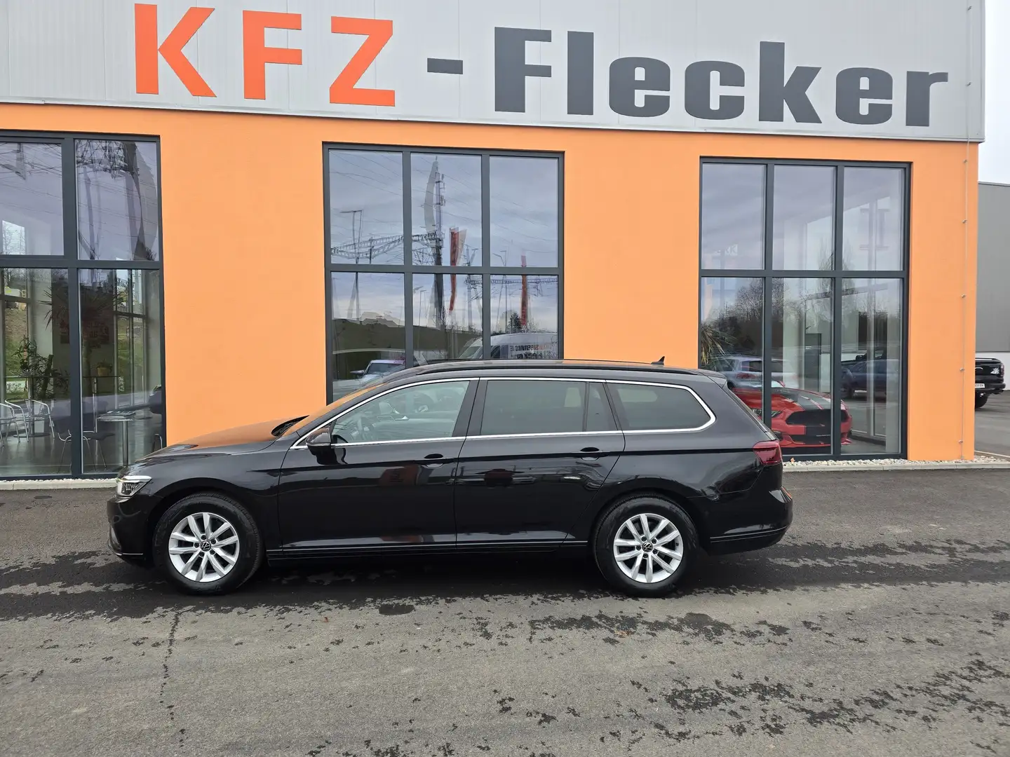Volkswagen Passat Variant Business Schwarz - 2