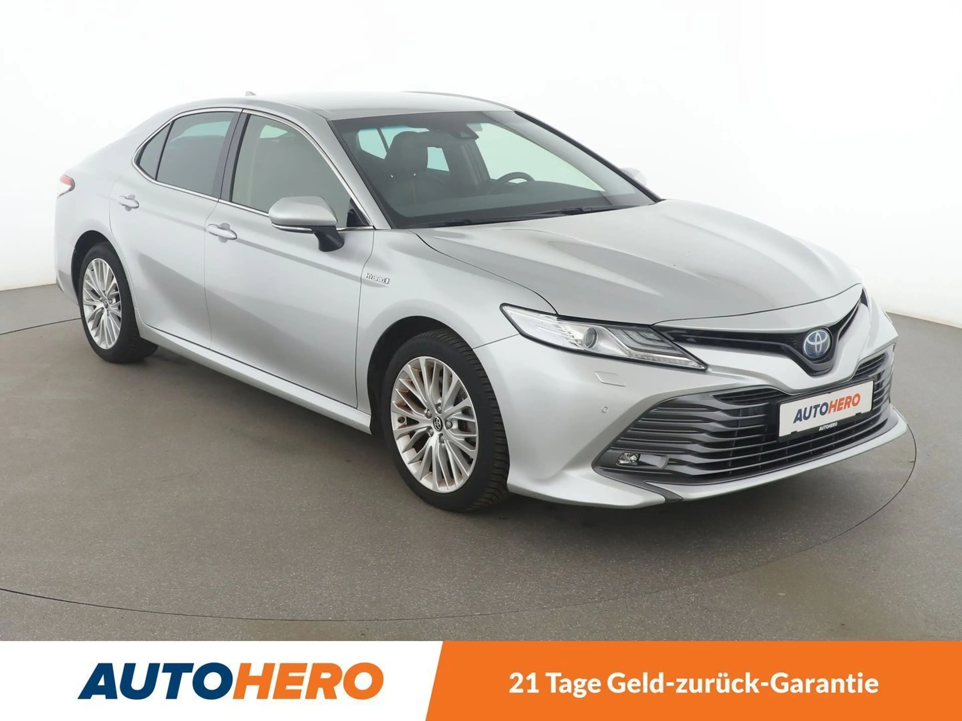 Toyota Camry 2.5 Hybrid Executive Aut*NAVI*LED*ACC*CAM*PDC*SHZ* — photo 8