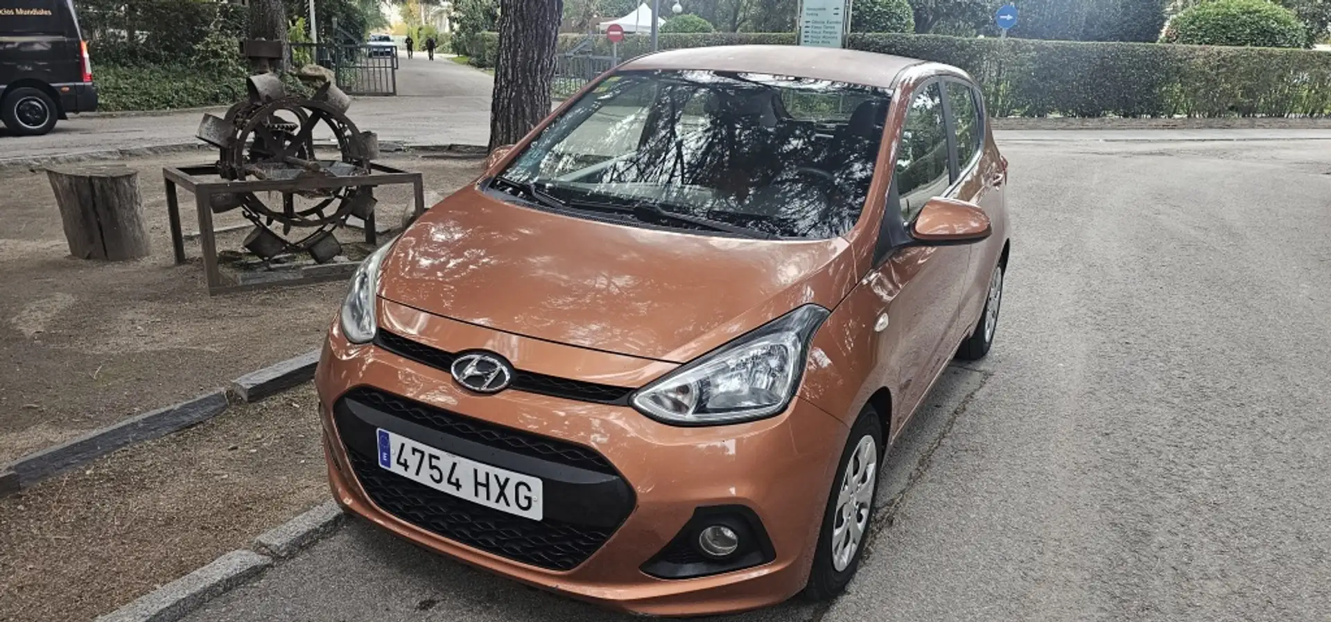 Hyundai i10 1.0 BD Tecno Orange Marrón - 1