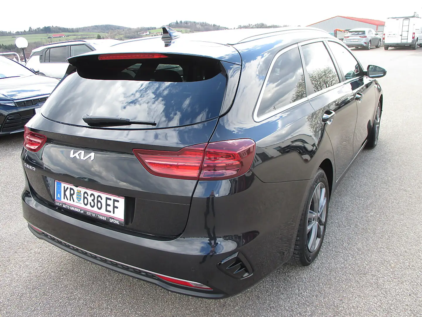 Kia Ceed SW / cee'd SW ceed SW 1,6 CRDi SCR ISG Silber 48V DCT Schwarz - 2