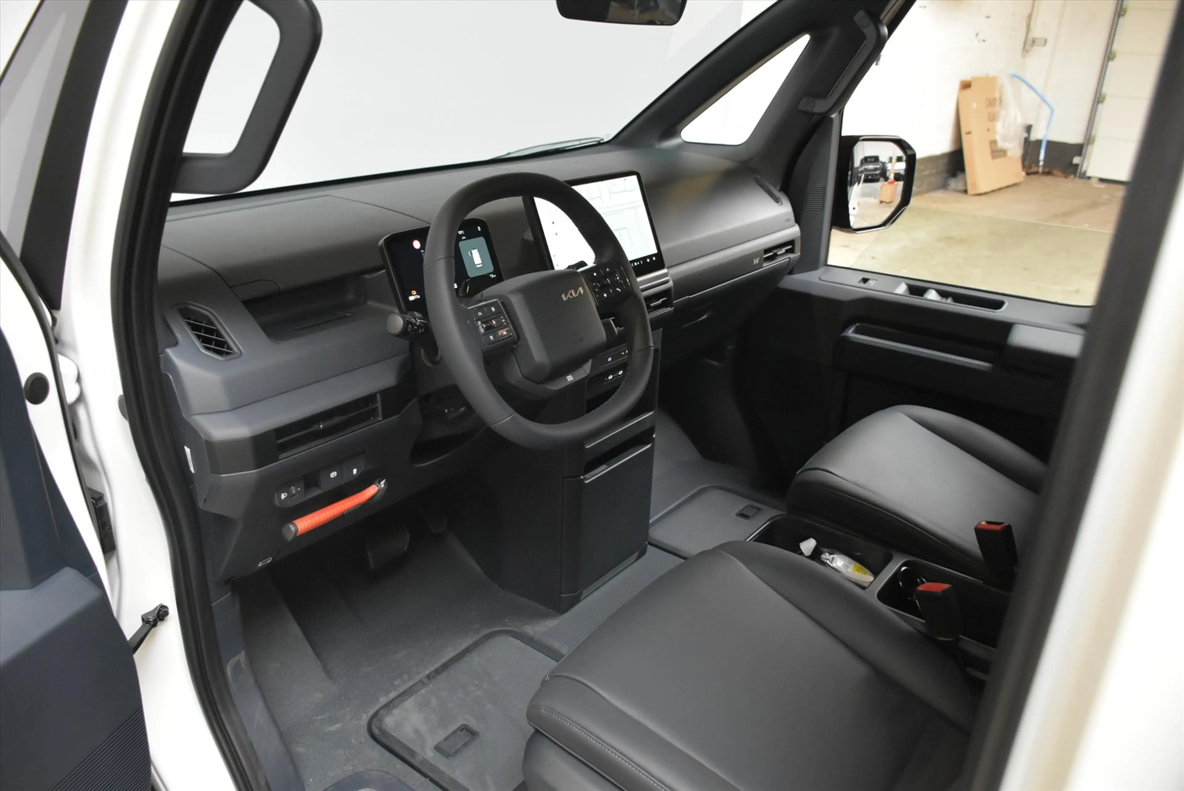 Kia PV5 Passenger 51.5 kWh Essential — photo 10