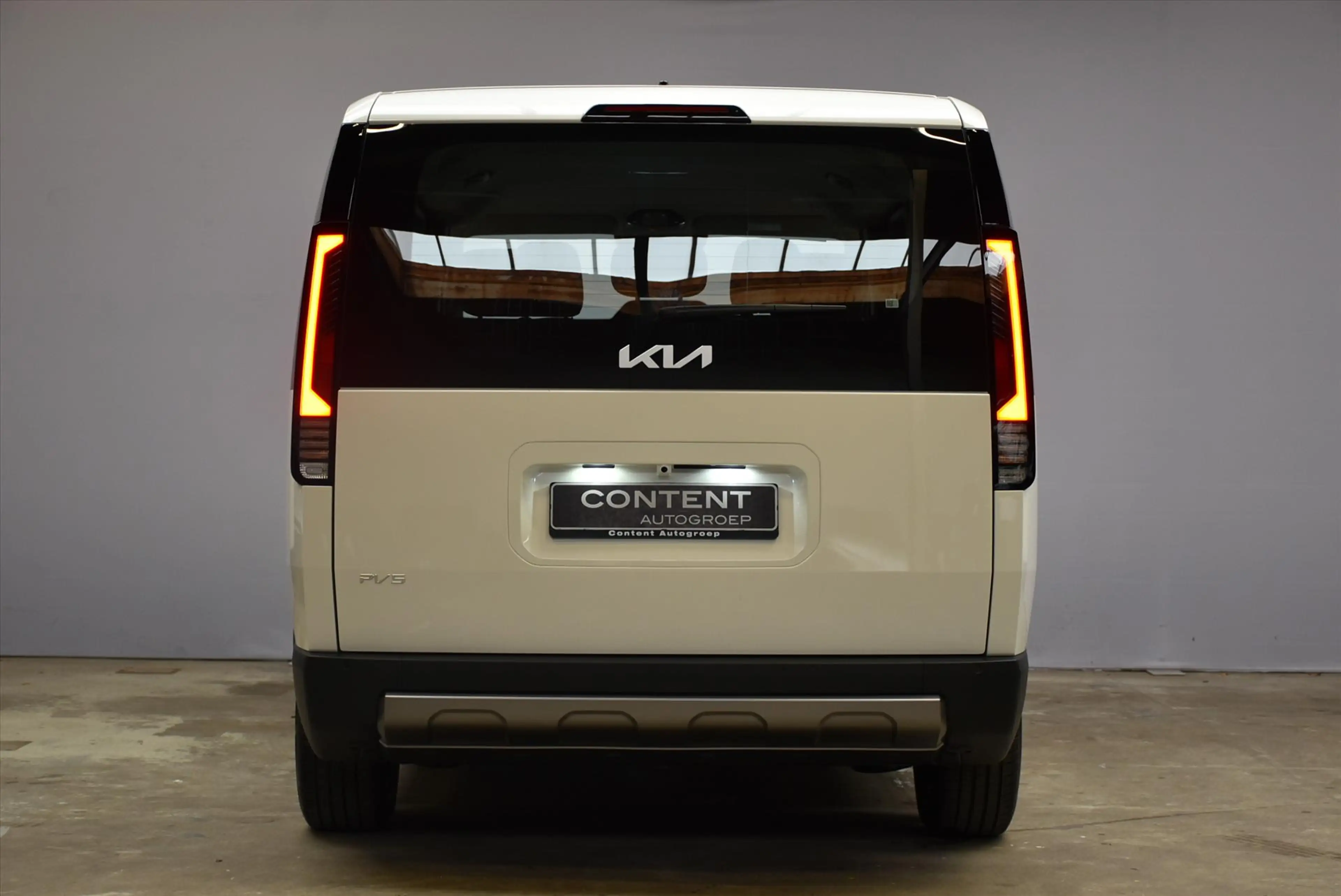 Kia PV5 Passenger 51.5 kWh Essential — photo 8
