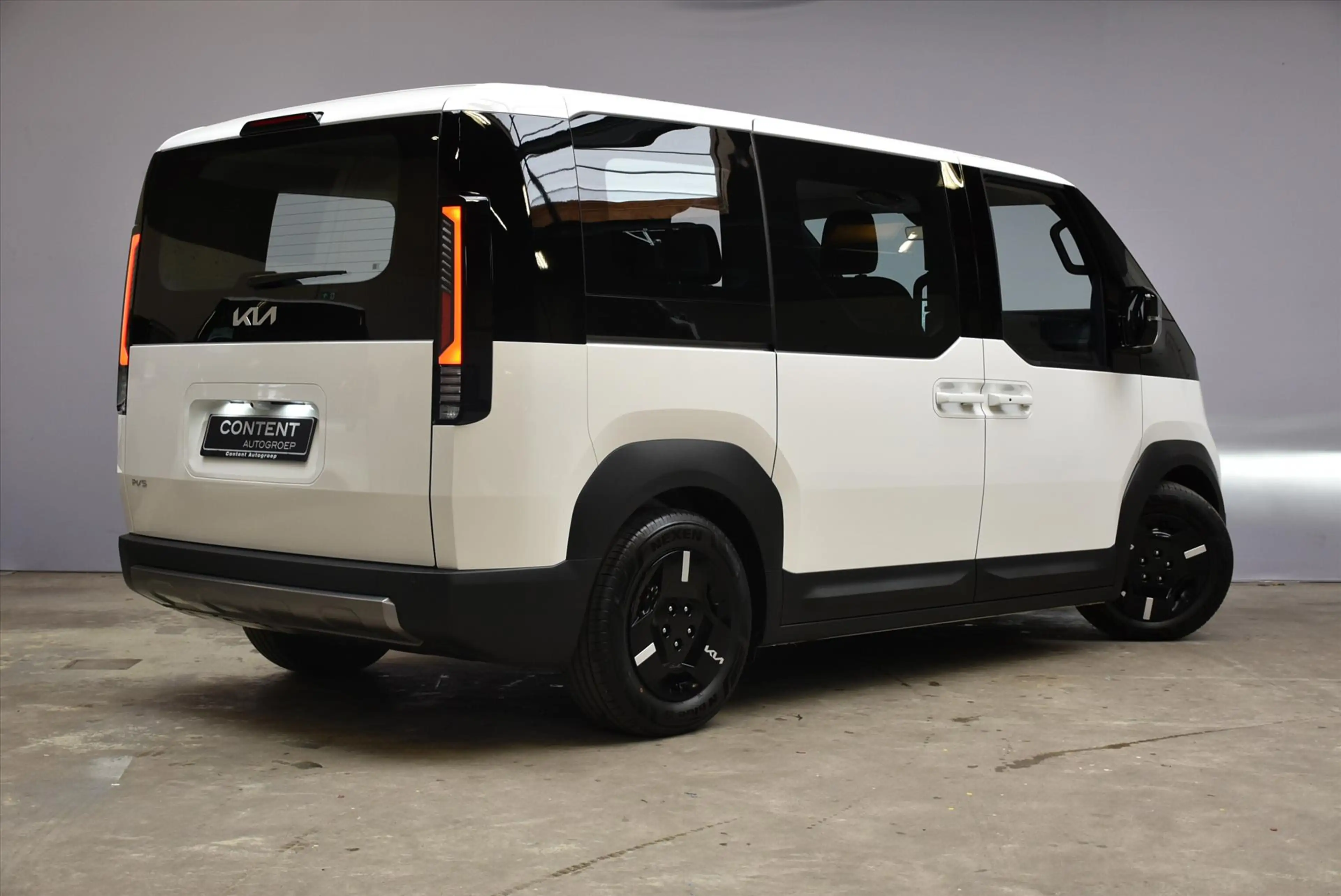 Kia PV5 Passenger 51.5 kWh Essential — photo 6