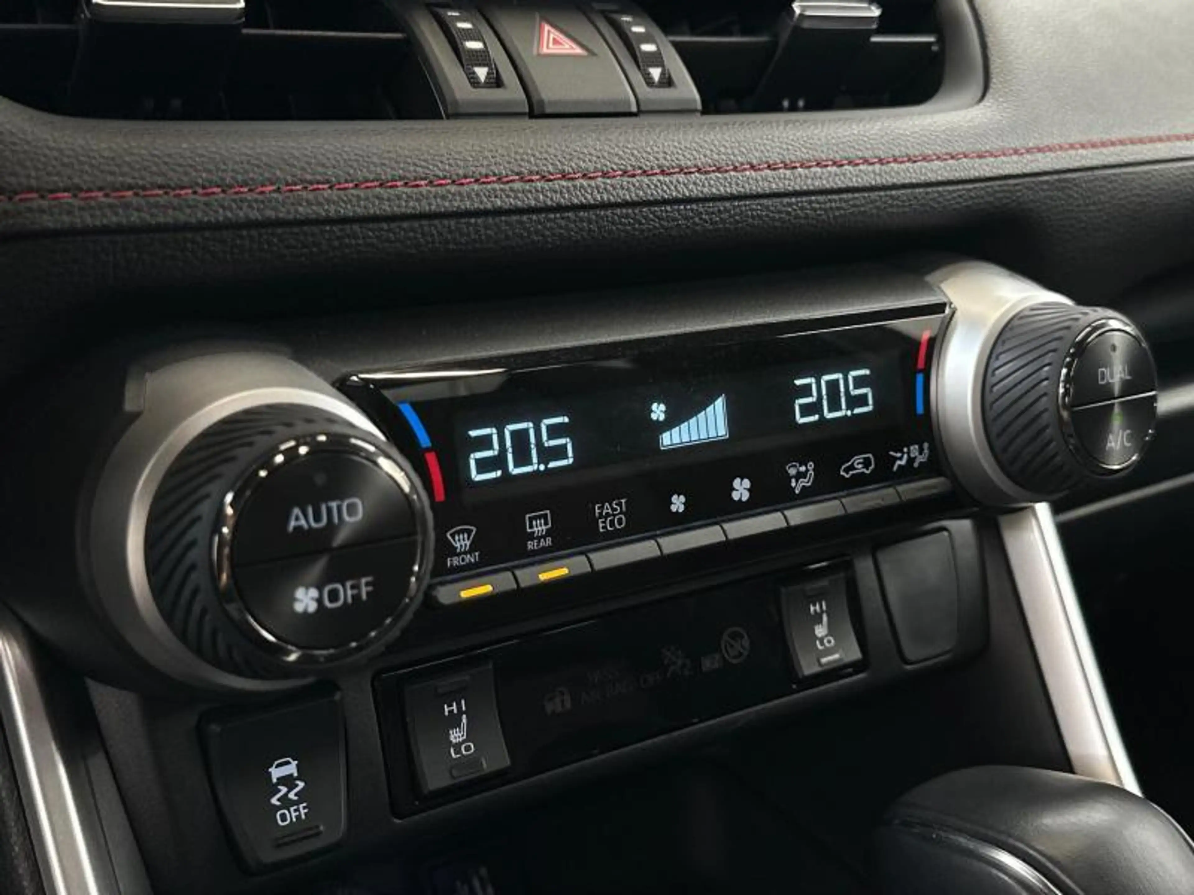 Toyota RAV4 Premium Plus PHEV AWD — photo 25