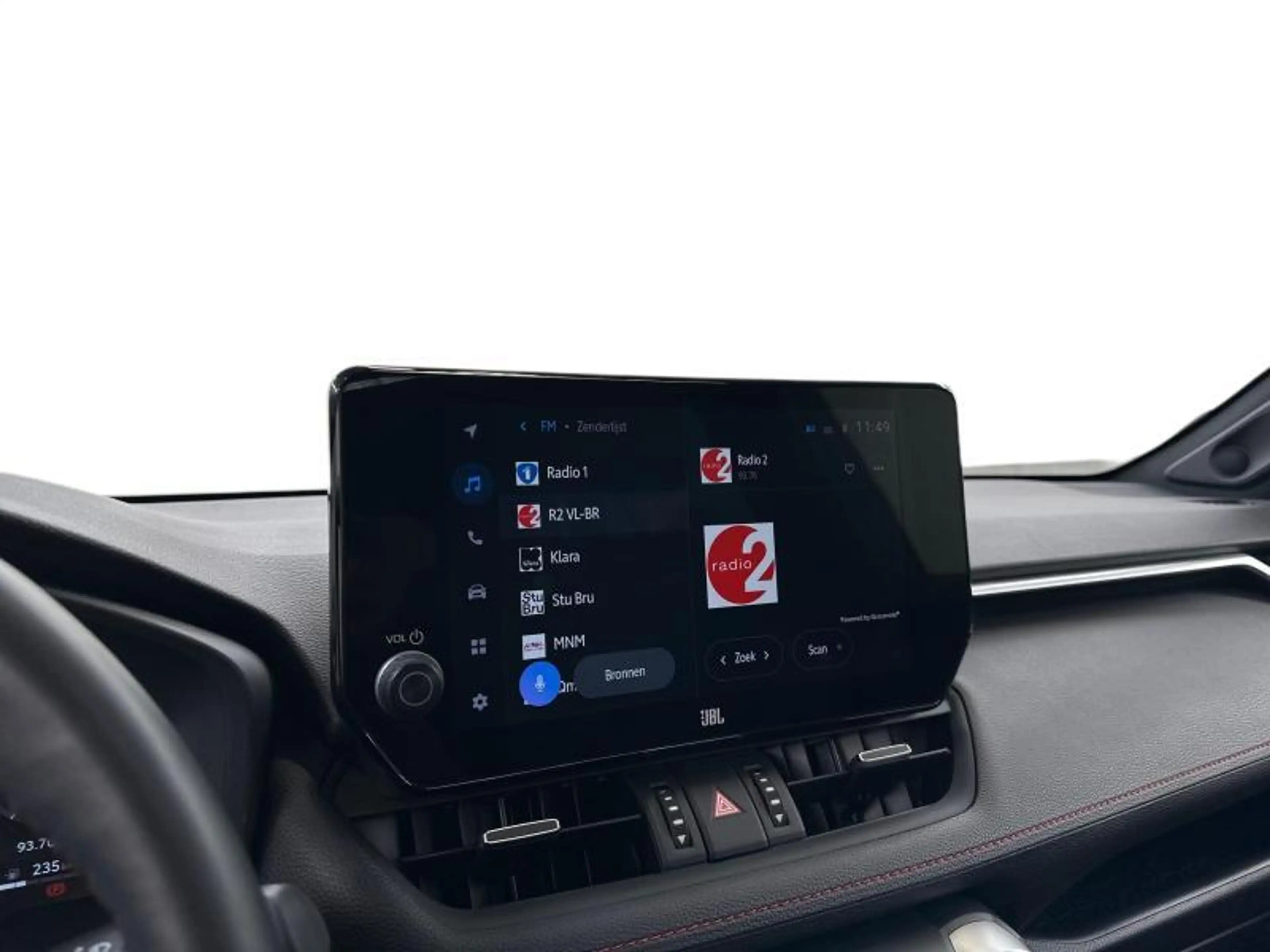 Toyota RAV4 Premium Plus PHEV AWD — photo 11