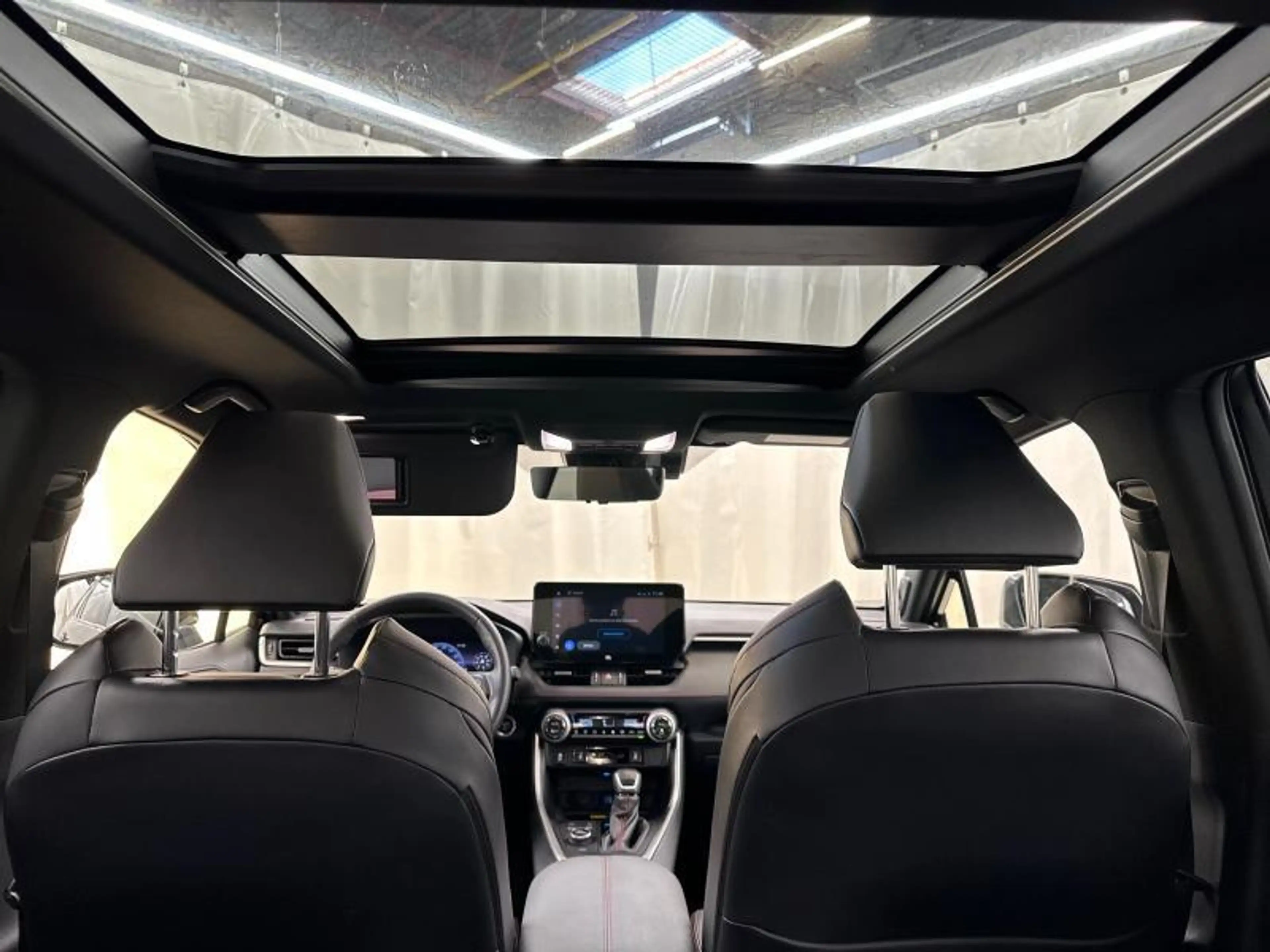 Toyota RAV4 Premium Plus PHEV AWD — photo 17