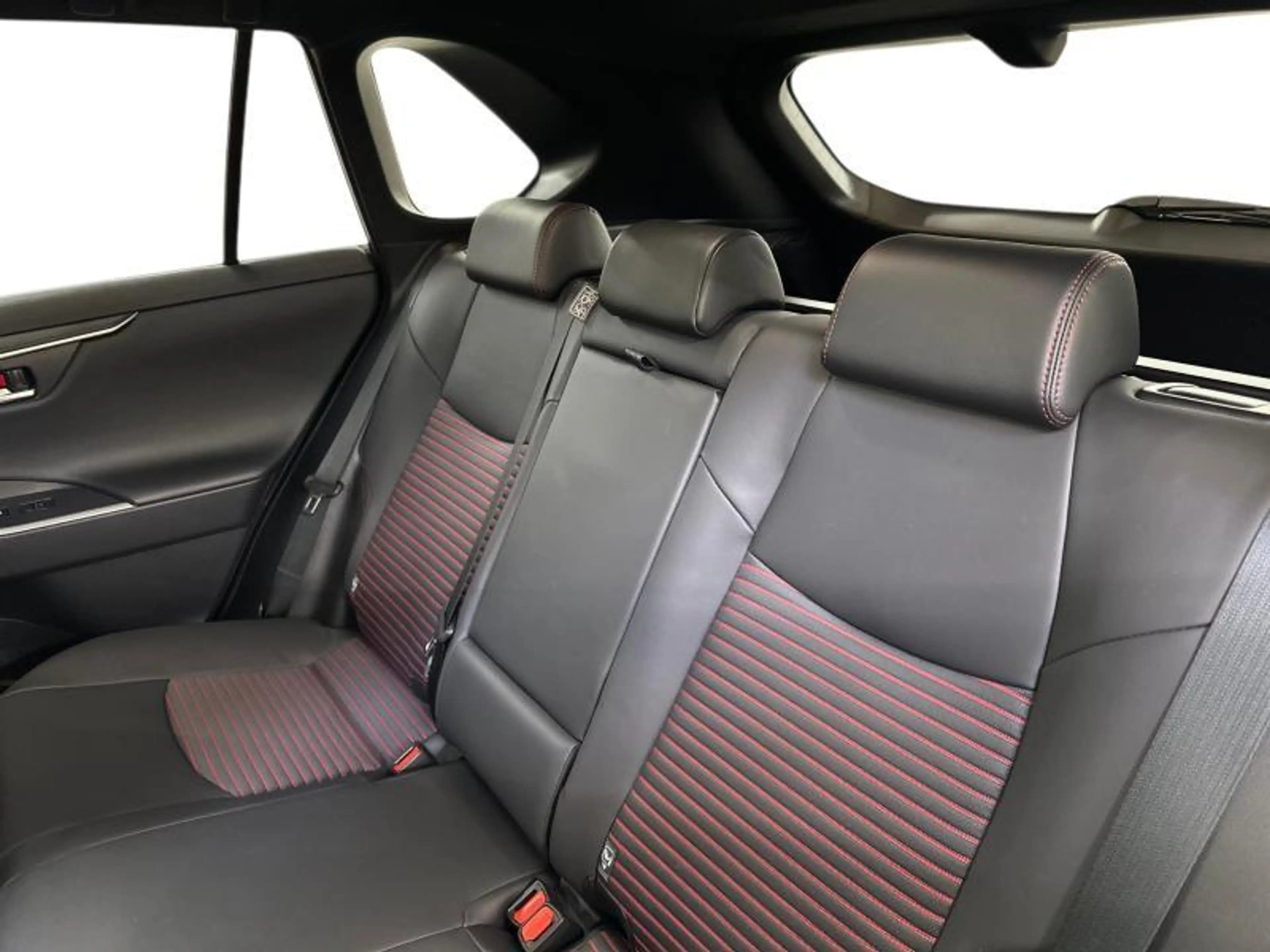 Toyota RAV4 Premium Plus PHEV AWD — photo 10