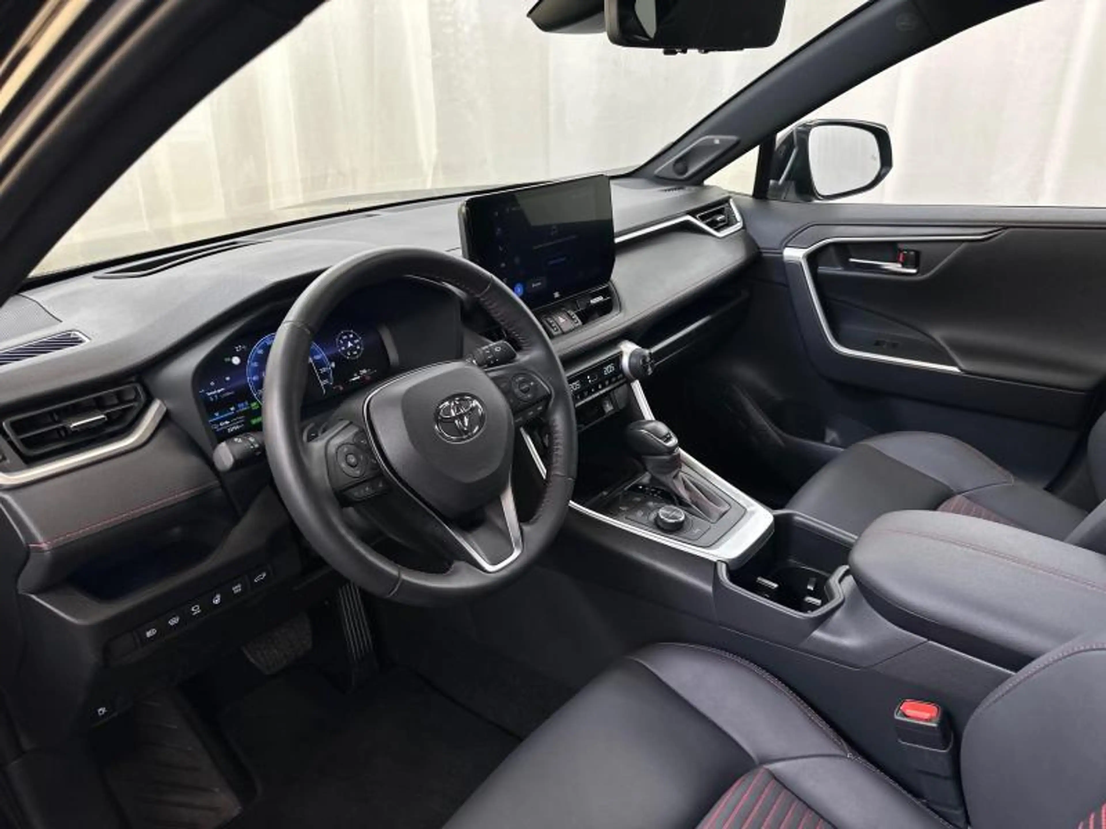 Toyota RAV4 Premium Plus PHEV AWD — photo 19