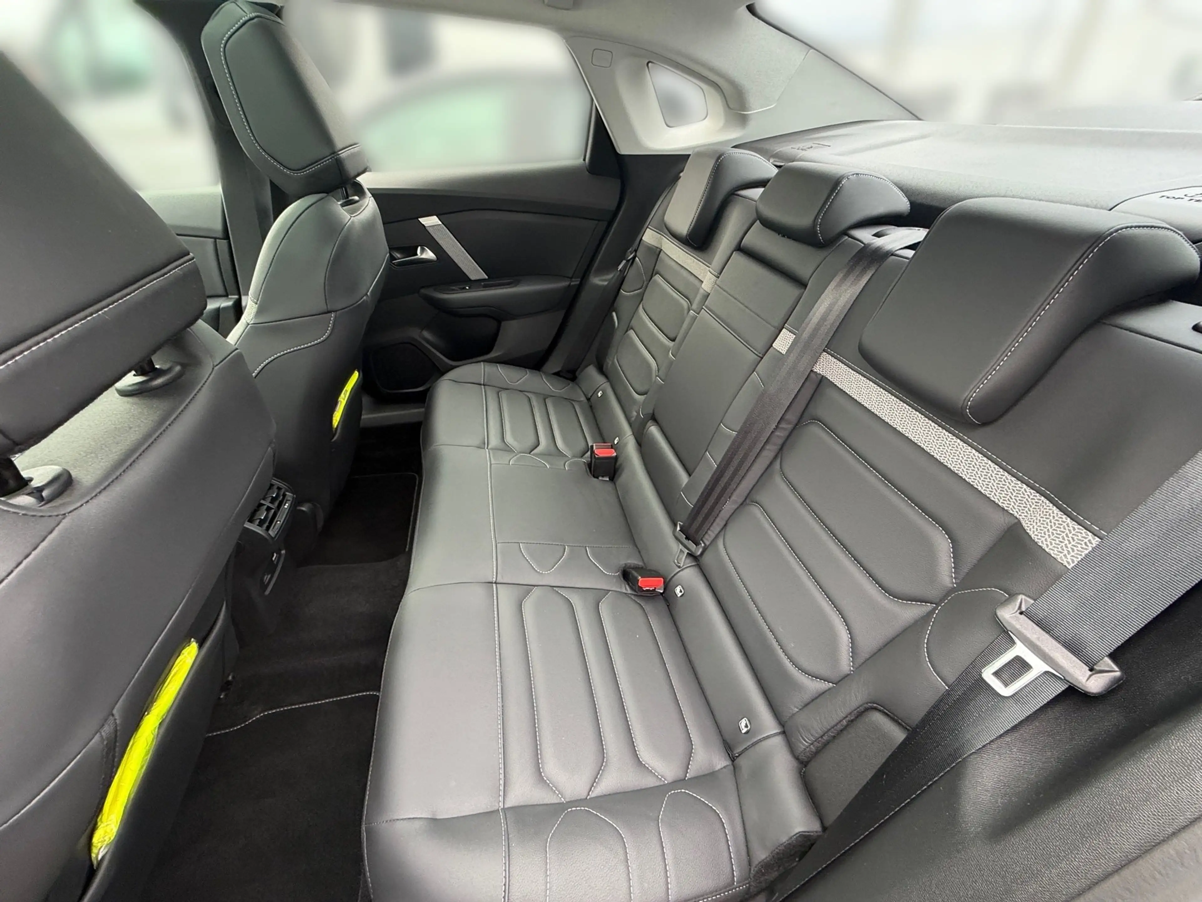 Citroen C4 X 1.2 PureTech 130 S&S Shine KeyLess LED Navi — photo 7