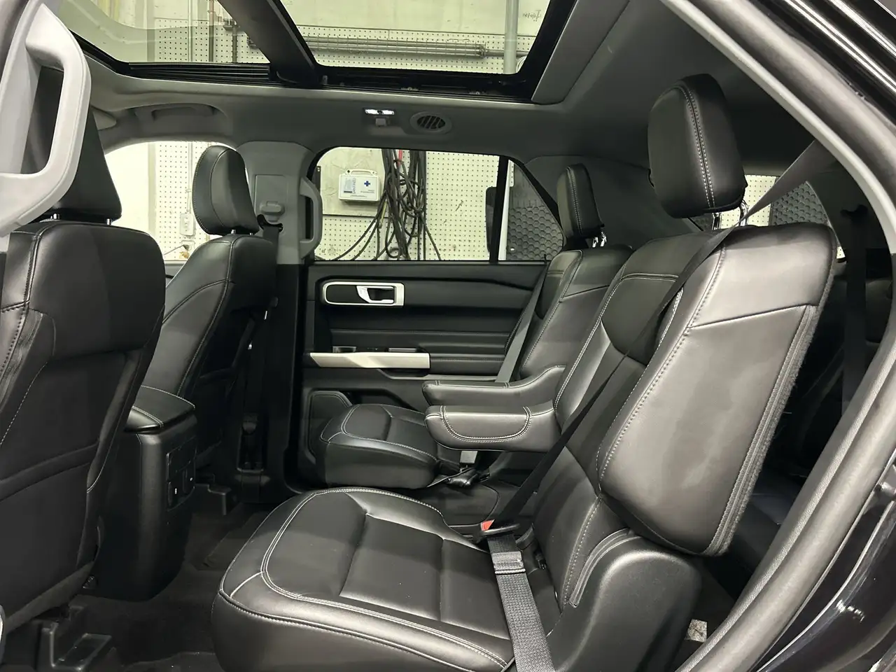 Ford Explorer снимка Ford Explorer