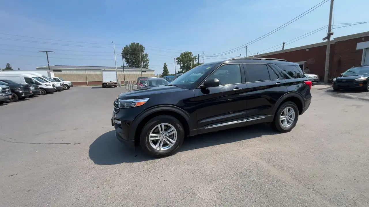 Ford Explorer снимка Ford Explorer
