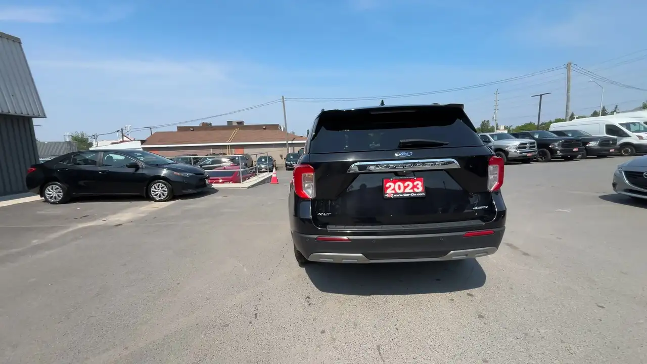 Ford Explorer снимка Ford Explorer