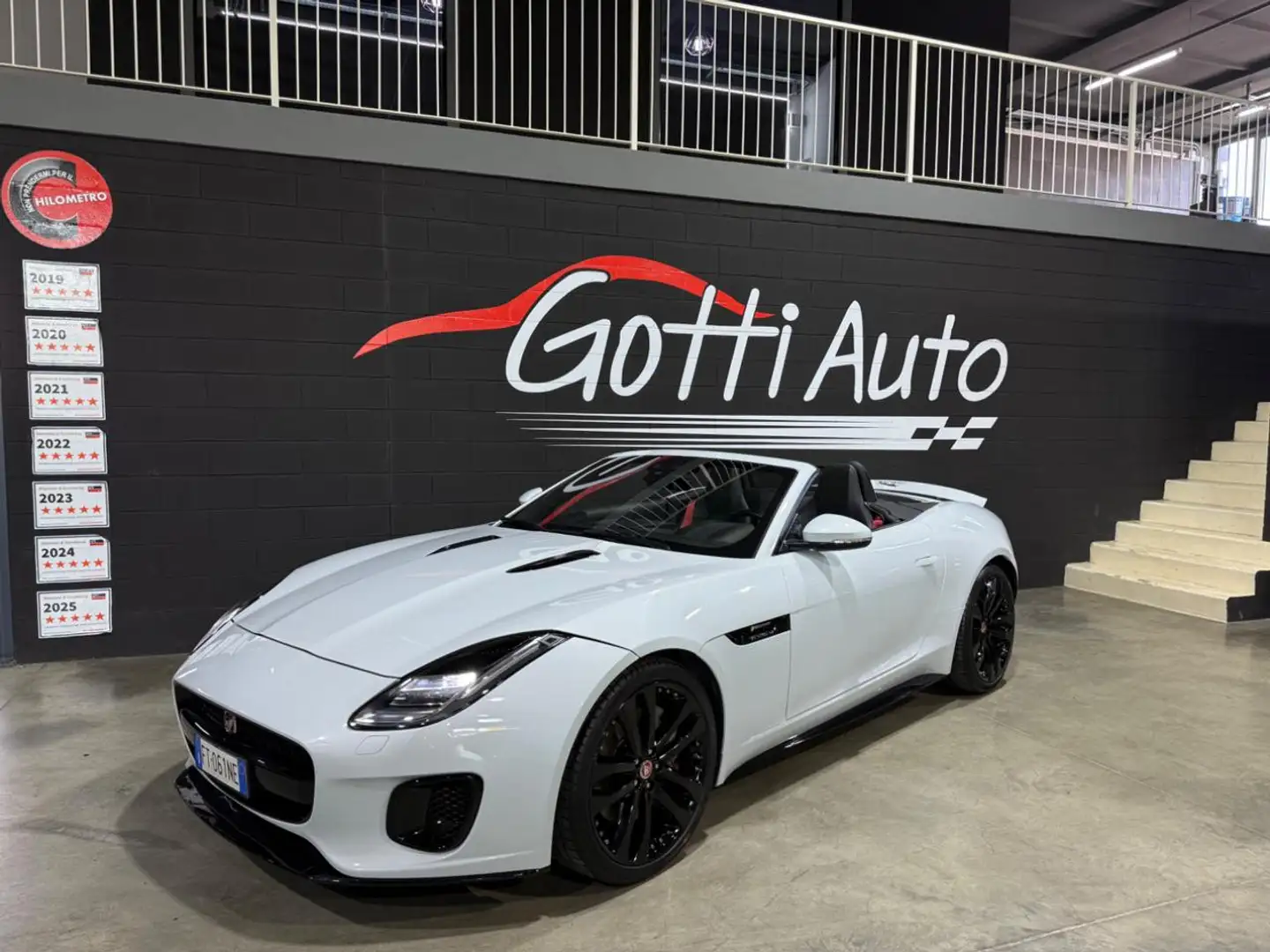 Jaguar F-Type R-DYNAMIC SPYDER IVA ESPOSTA UFFICIALE ITALIANA Wit - 1