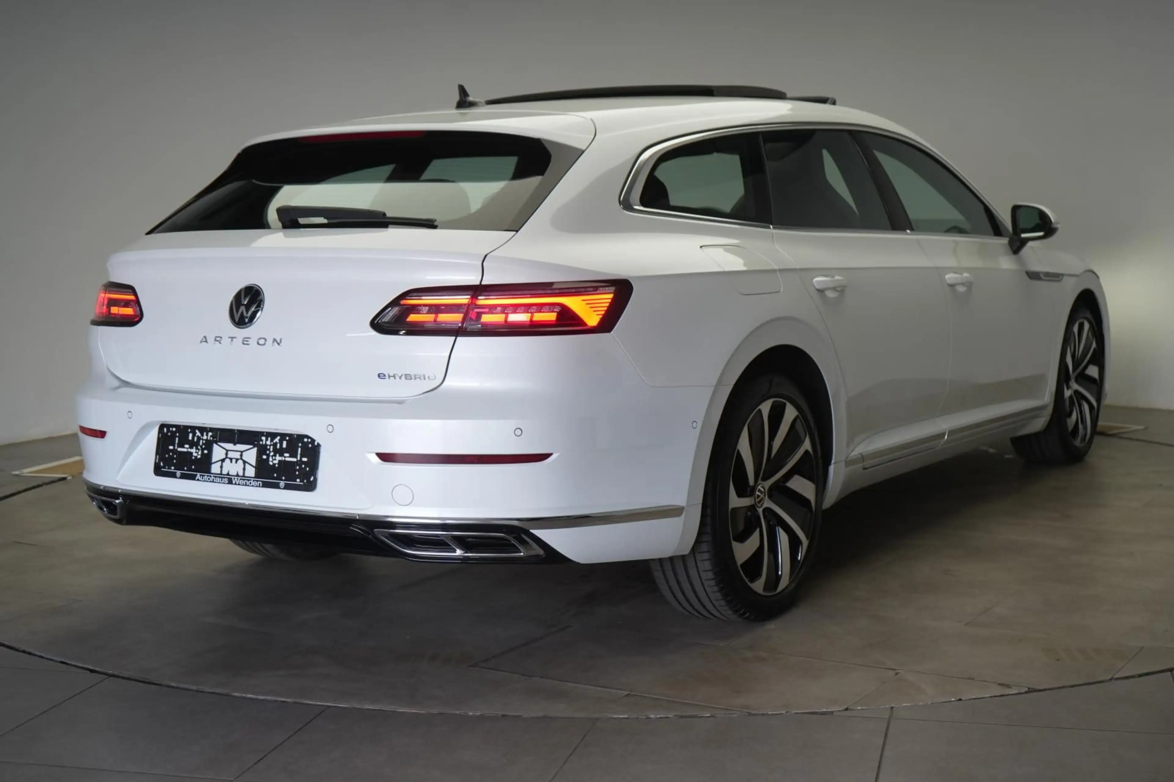 Volkswagen Arteon Shooting Brake 1.4 eHybrid DSG R-Line Pan — photo 5