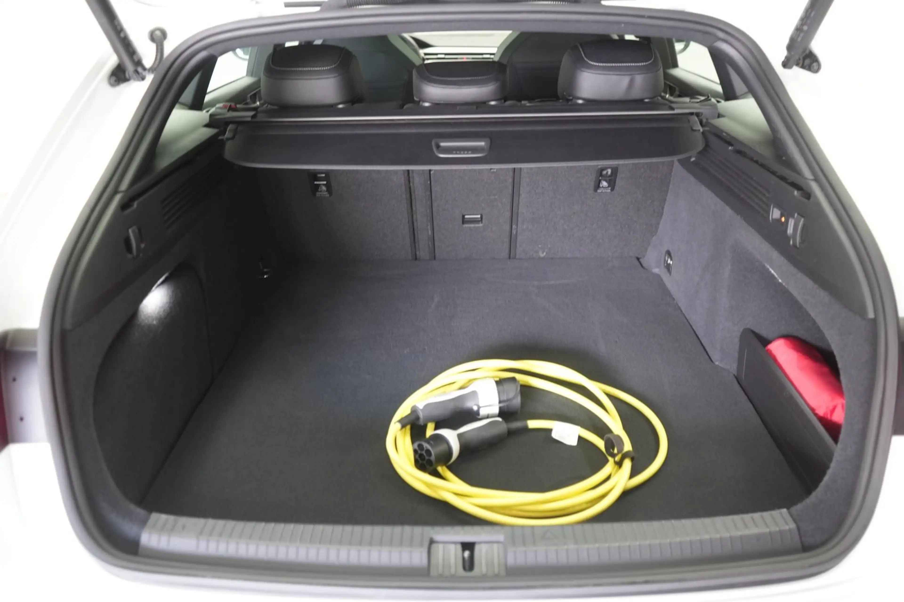 Volkswagen Arteon Shooting Brake 1.4 eHybrid DSG R-Line Pan — photo 9