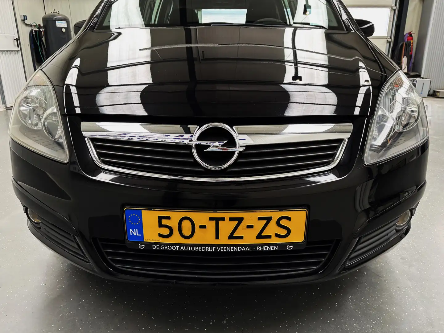 Opel Zafira 1.6 Temptation KEURIGE AUTO !!! Zwart - 2