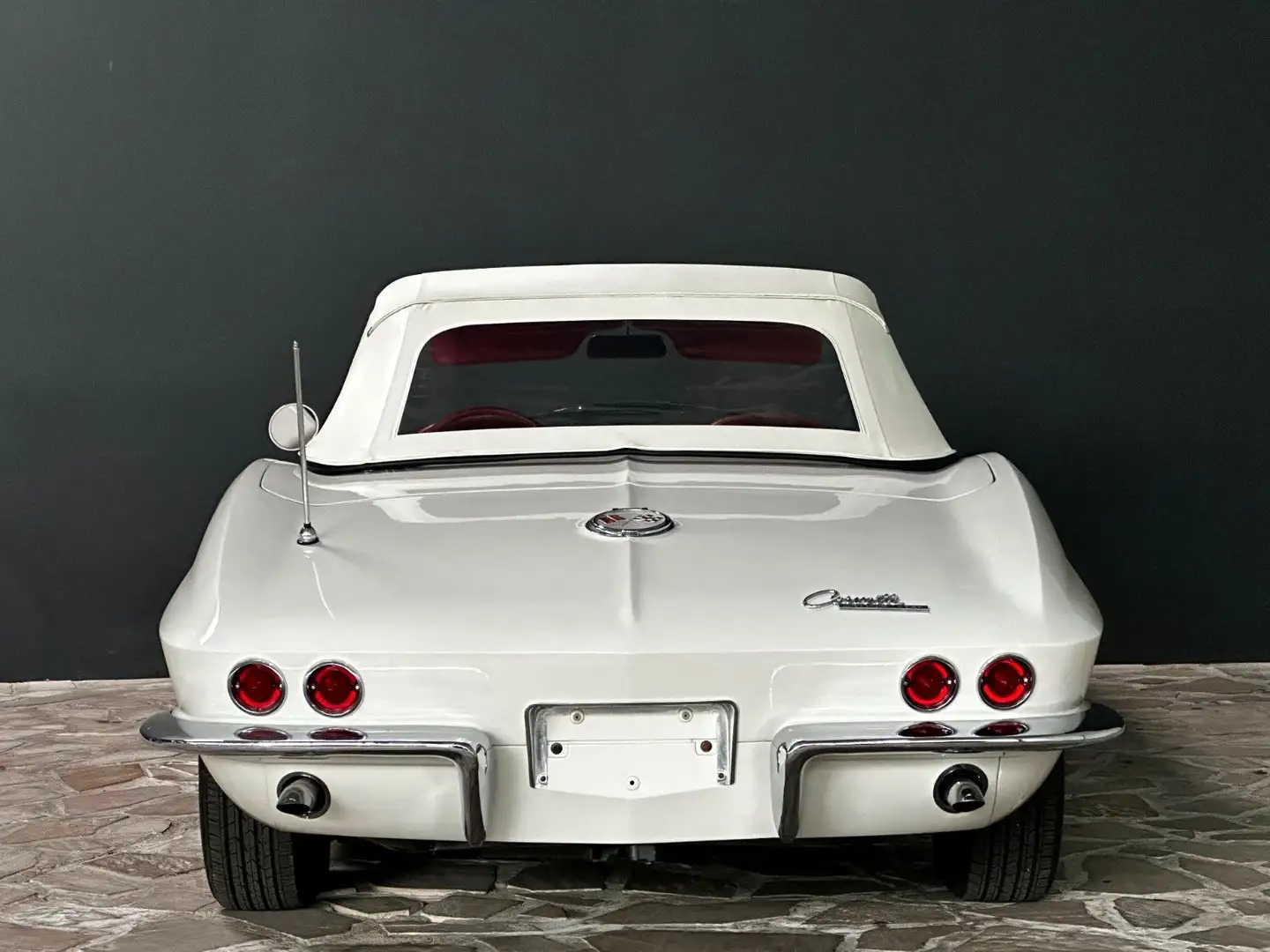 Corvette C2 327ci  V8 Sting Ray*MATCHING NUMBER* Bílá - 2