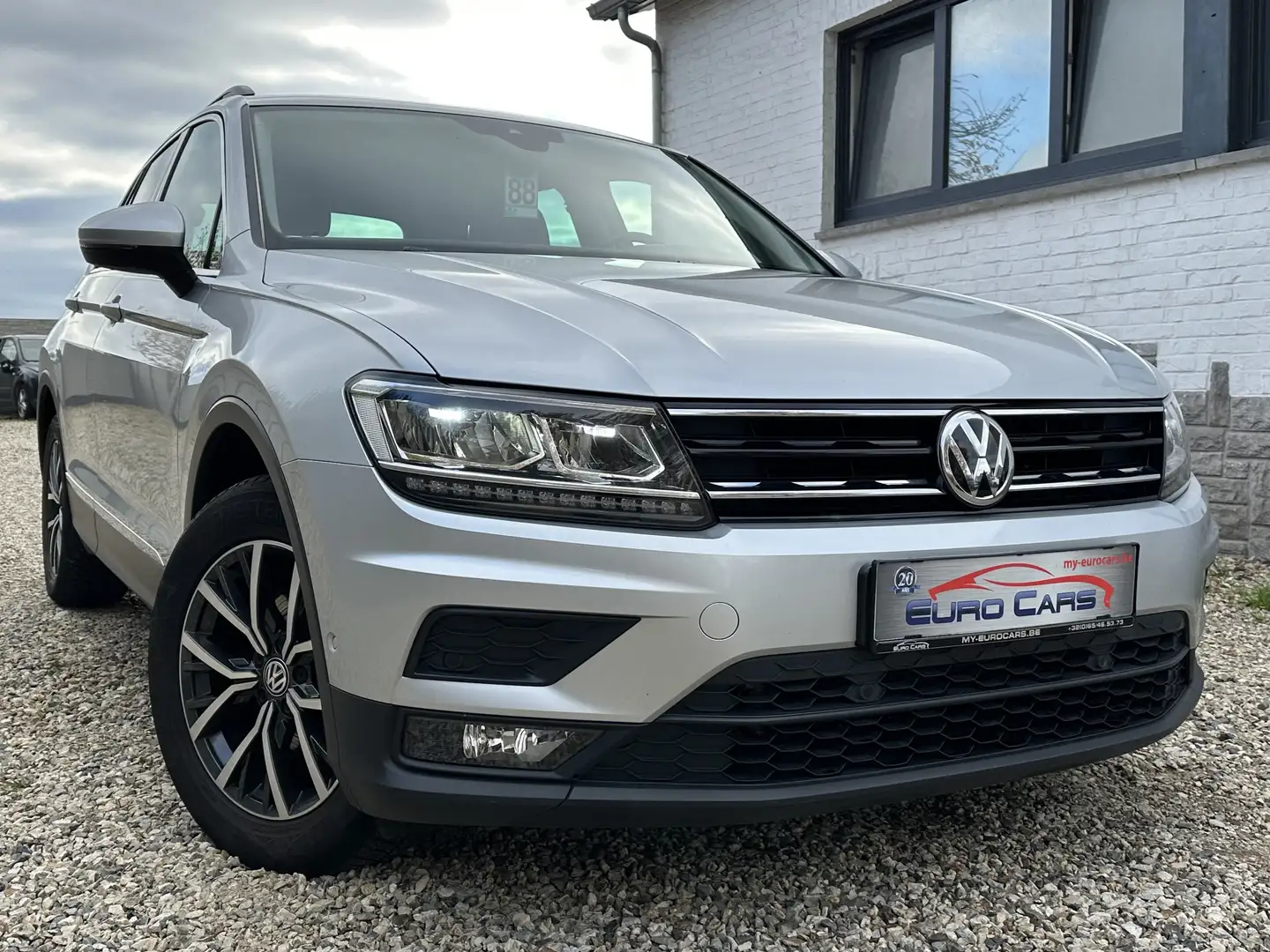 Volkswagen Tiguan 1.6 TDi SCR Comfortline FULL LED/ALCANTARA/CRUISE Gris - 2