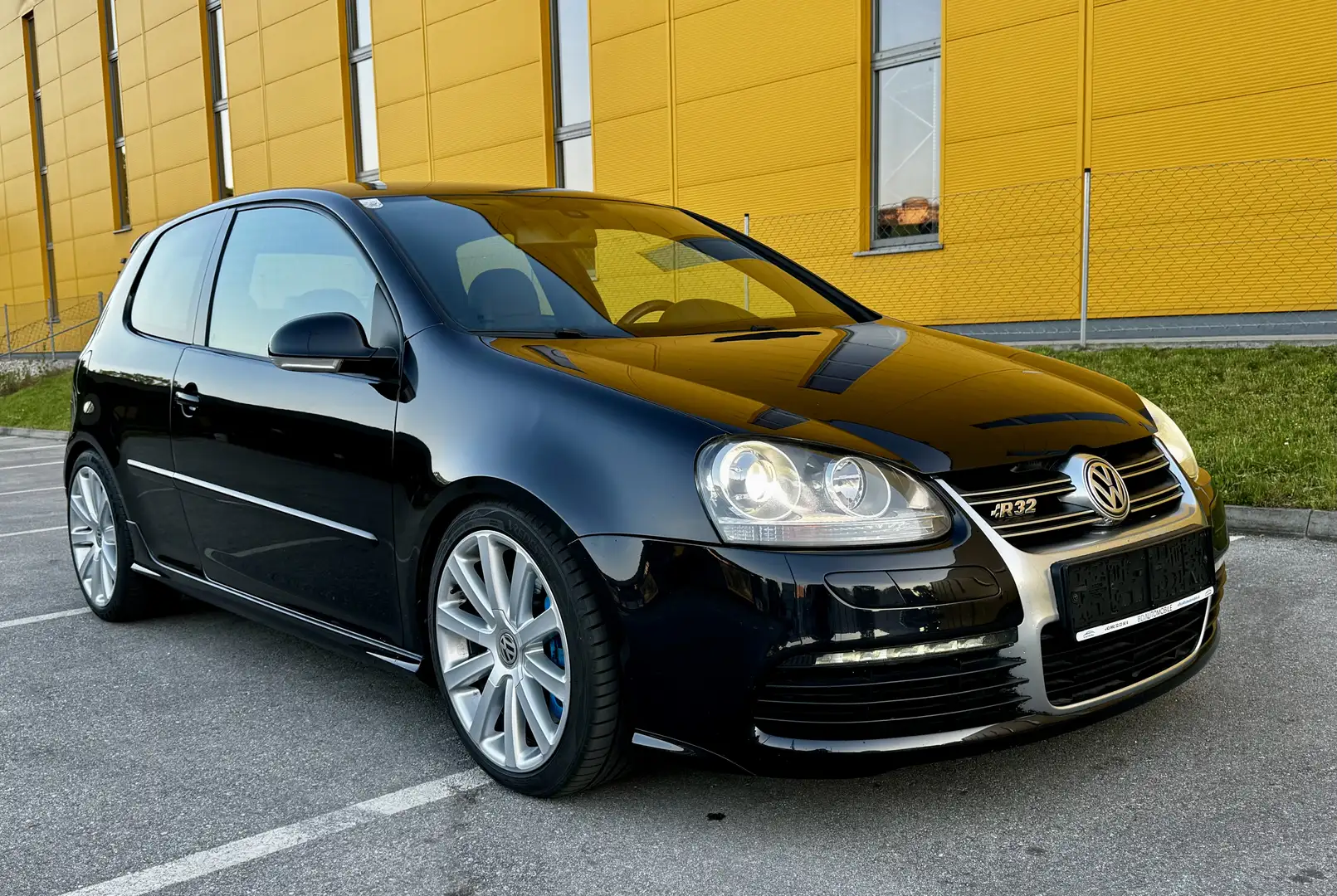 Volkswagen Golf R32 4MOTION DSG - 1