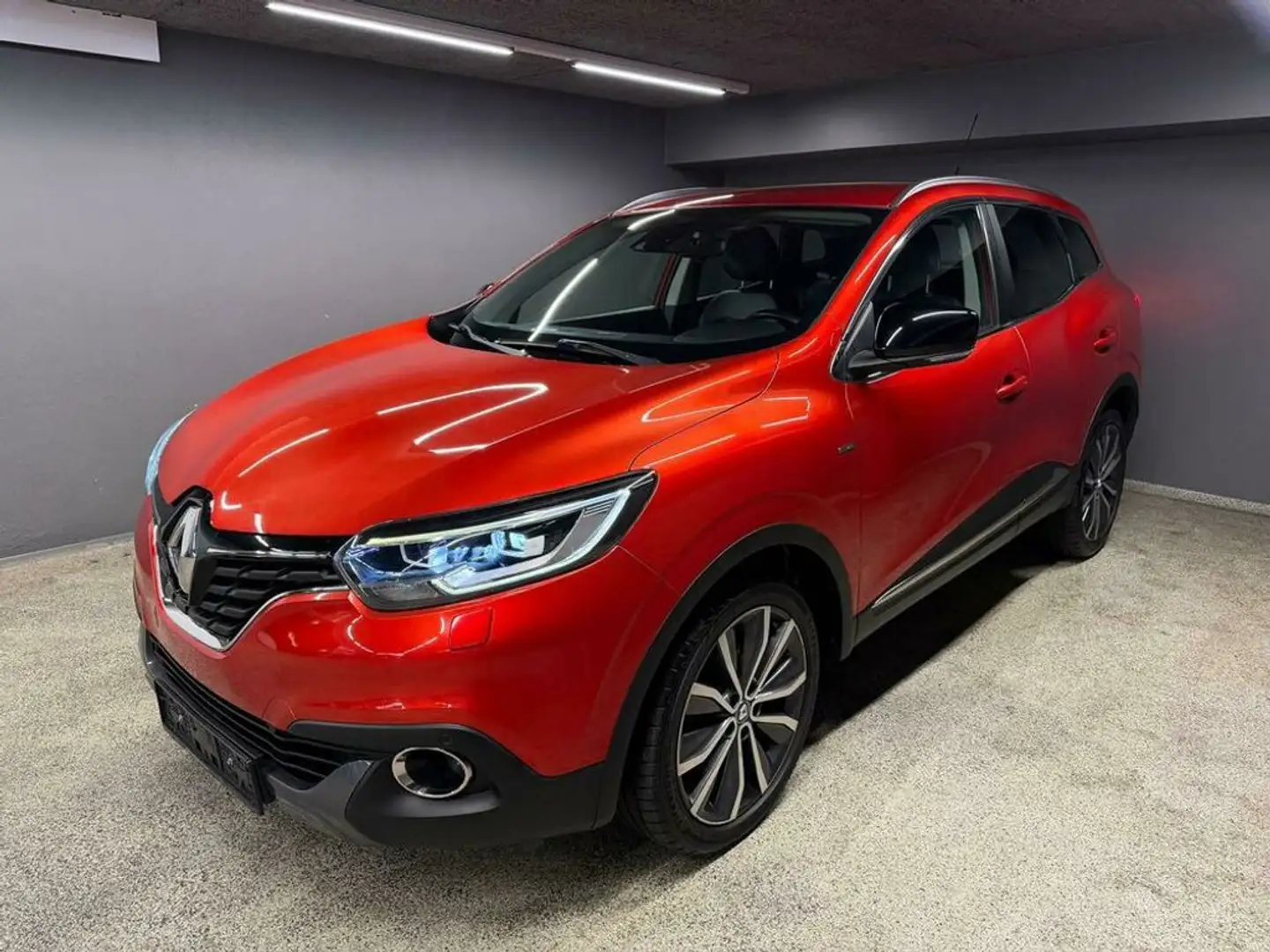 Renault Kadjar BOSE*4X4*LEDER*AHK*SHZ*KEY*LED*NAVI*EL.HECK Rot - 1