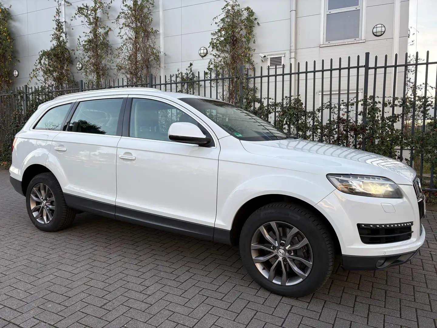 Audi Q7 3.0 TDI quattro / 7 Sitze Weiß - 2