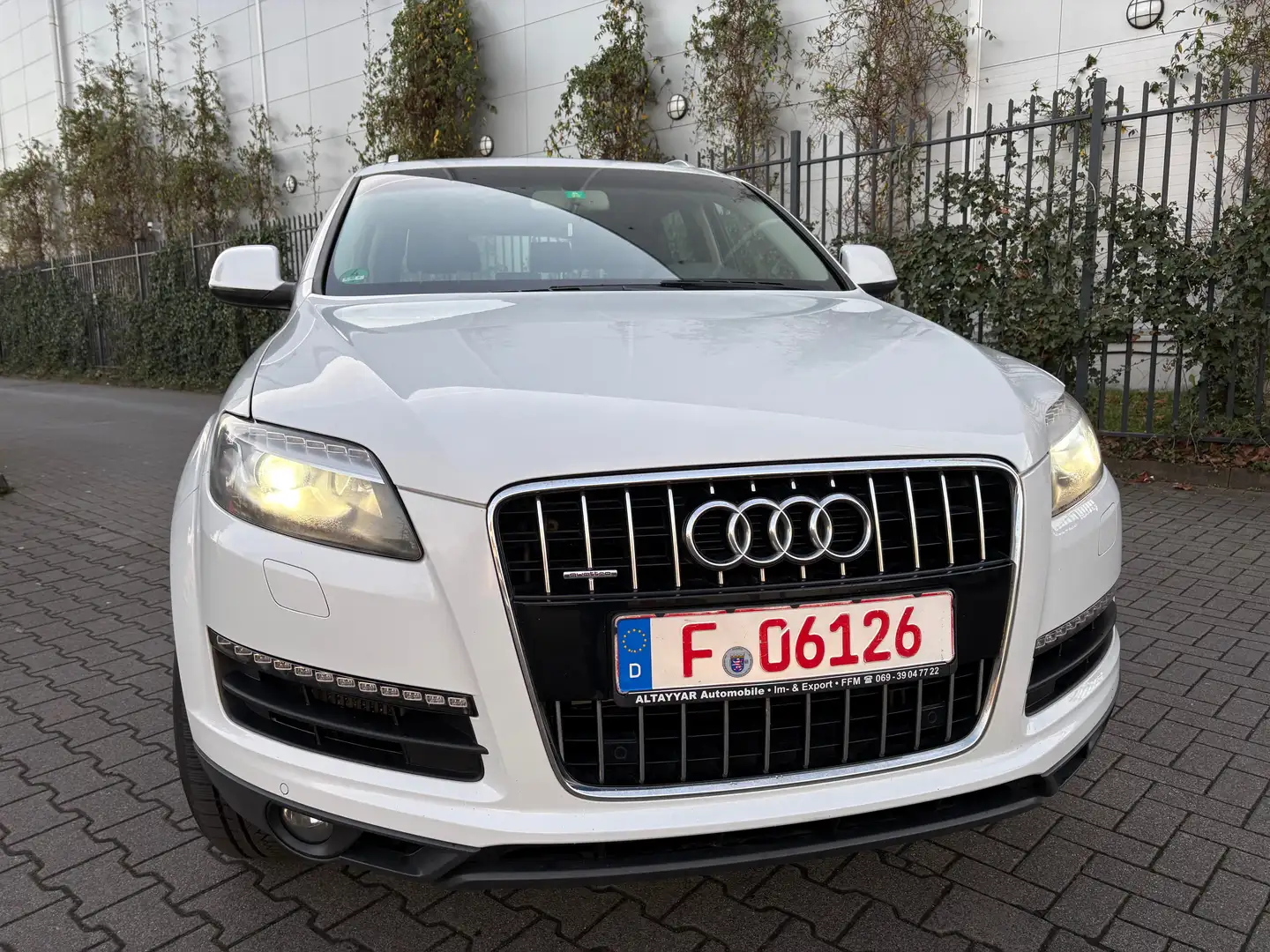 Audi Q7 3.0 TDI quattro / 7 Sitze Weiß - 1