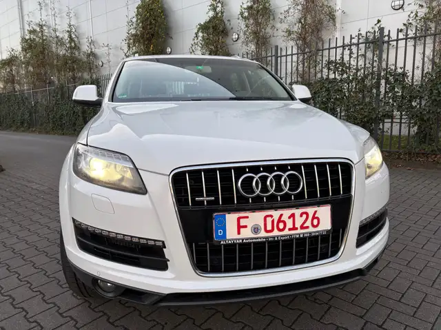 Audi Q7 3.0 TDI quattro / 7 Sitze