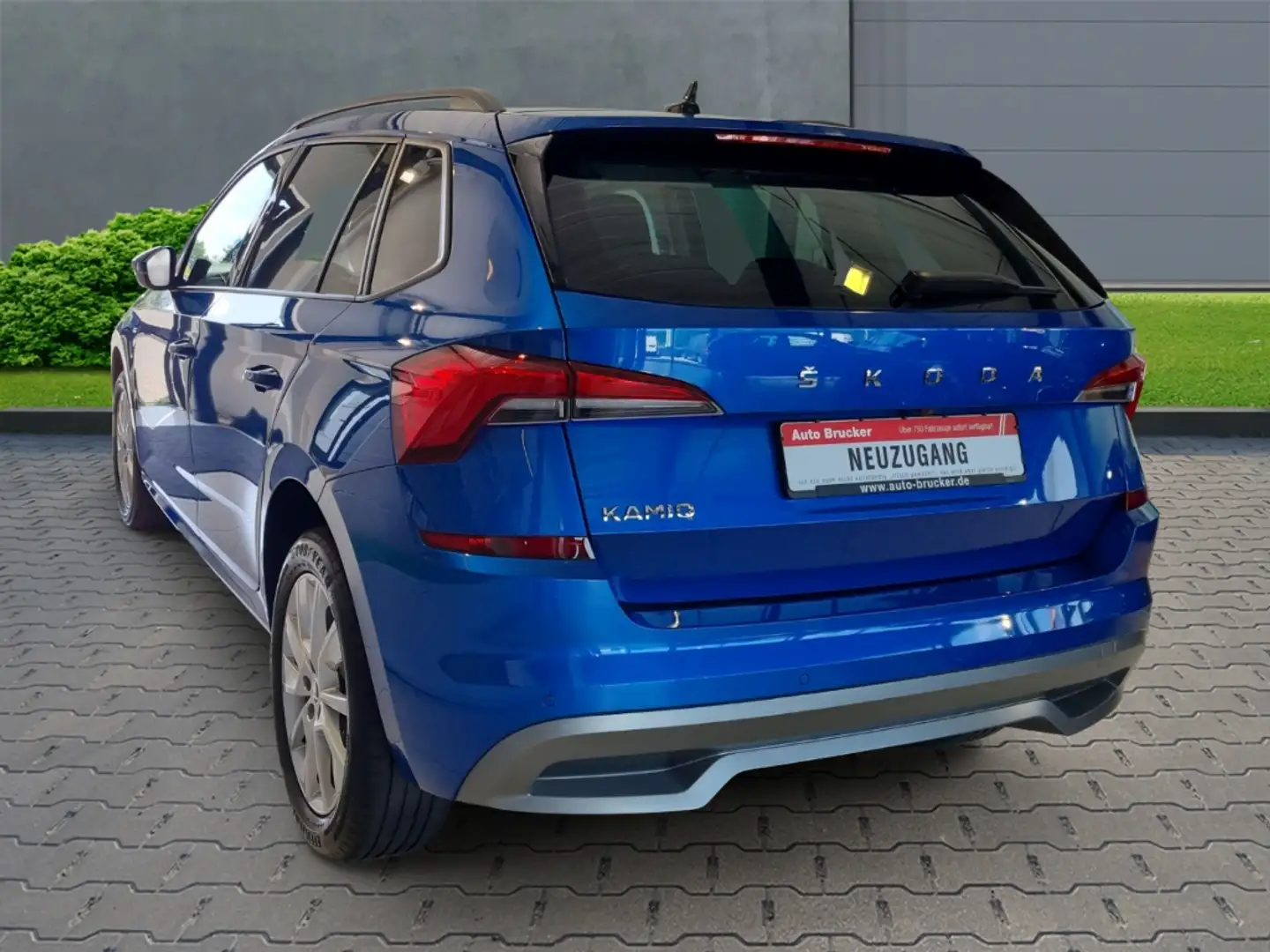 Skoda Kamiq Tour 1.5 TSI+Alufelgen+Anhängerkupplung+Sitzheizun Blau - 2