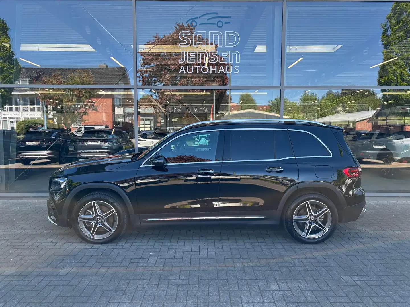 Mercedes-Benz GLB 220 d 4M AMG Line Adv Plus 7-Sitz Distr 360 Negru - 2