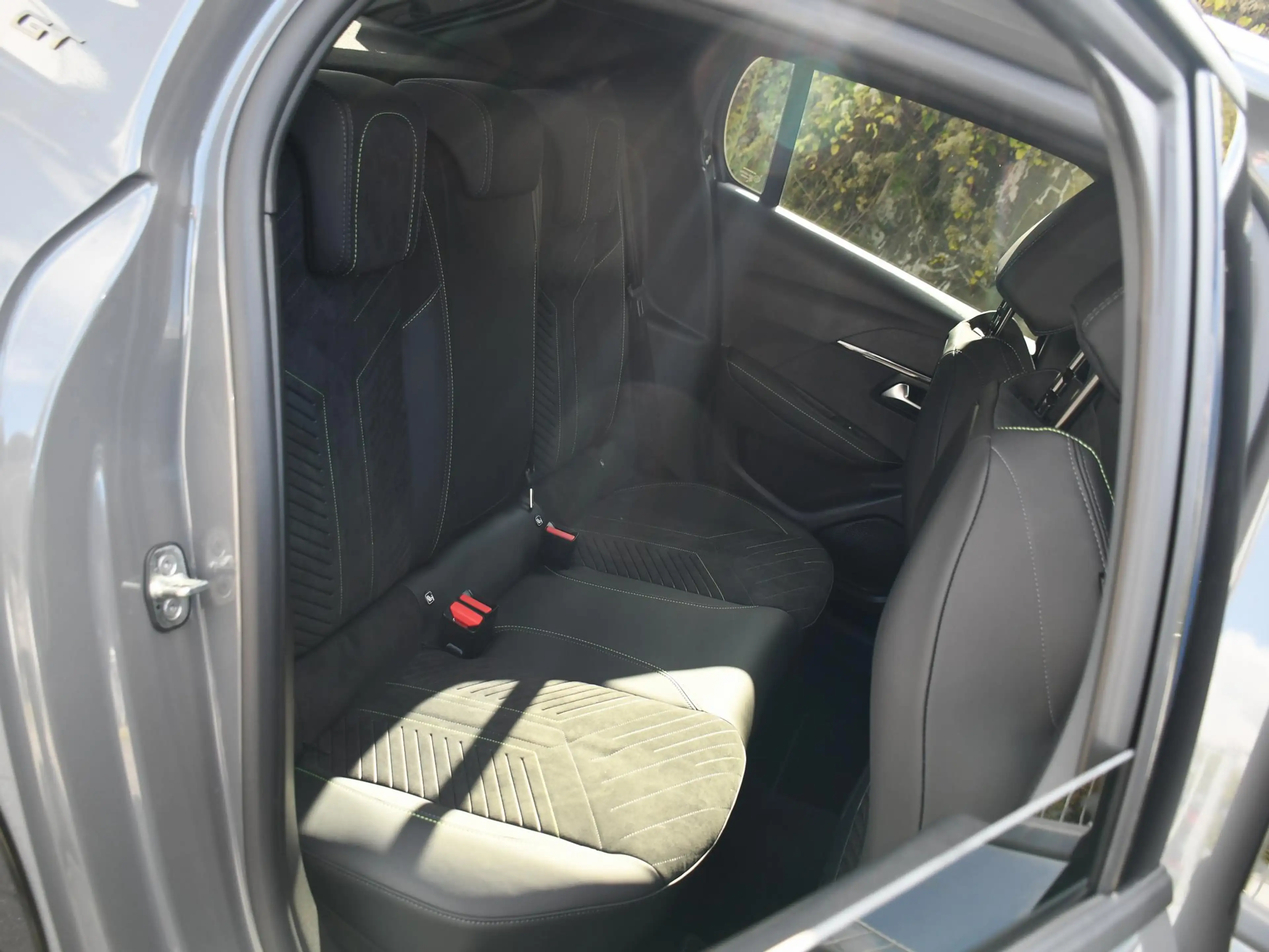 Peugeot 208 GT 1.2 Hybrid 145pk Automaat MASSAGE | 360° CAM. | — photo 13