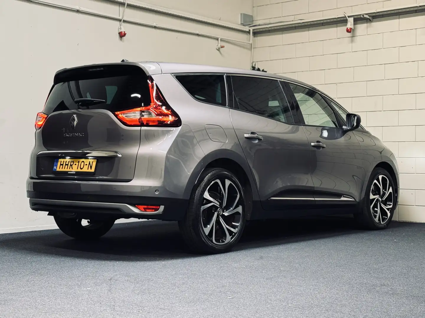 Renault Grand Scenic 1.3 TCe Bose 7p. | Adapt.Cruise | HeadUp | Stoelve Grijs - 2
