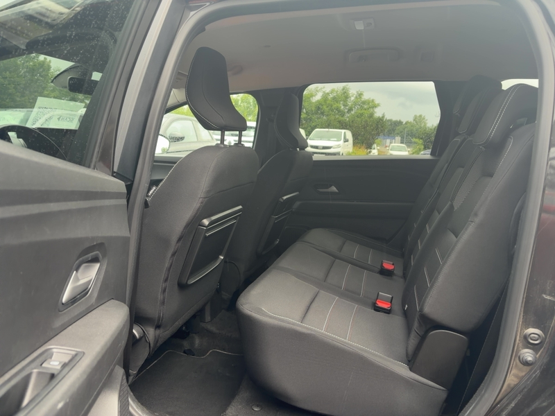 Dacia Jogger EXTREME TCe 100 ECO-G 7-SITZER KLIMA*ALLW — photo 8