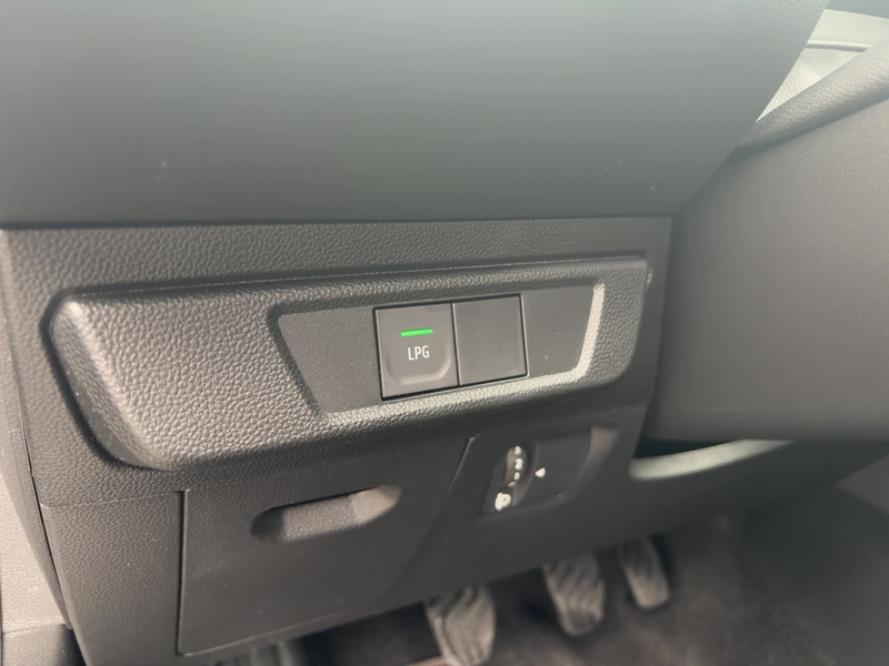 Dacia Jogger EXTREME TCe 100 ECO-G 7-SITZER KLIMA*ALLW — photo 13