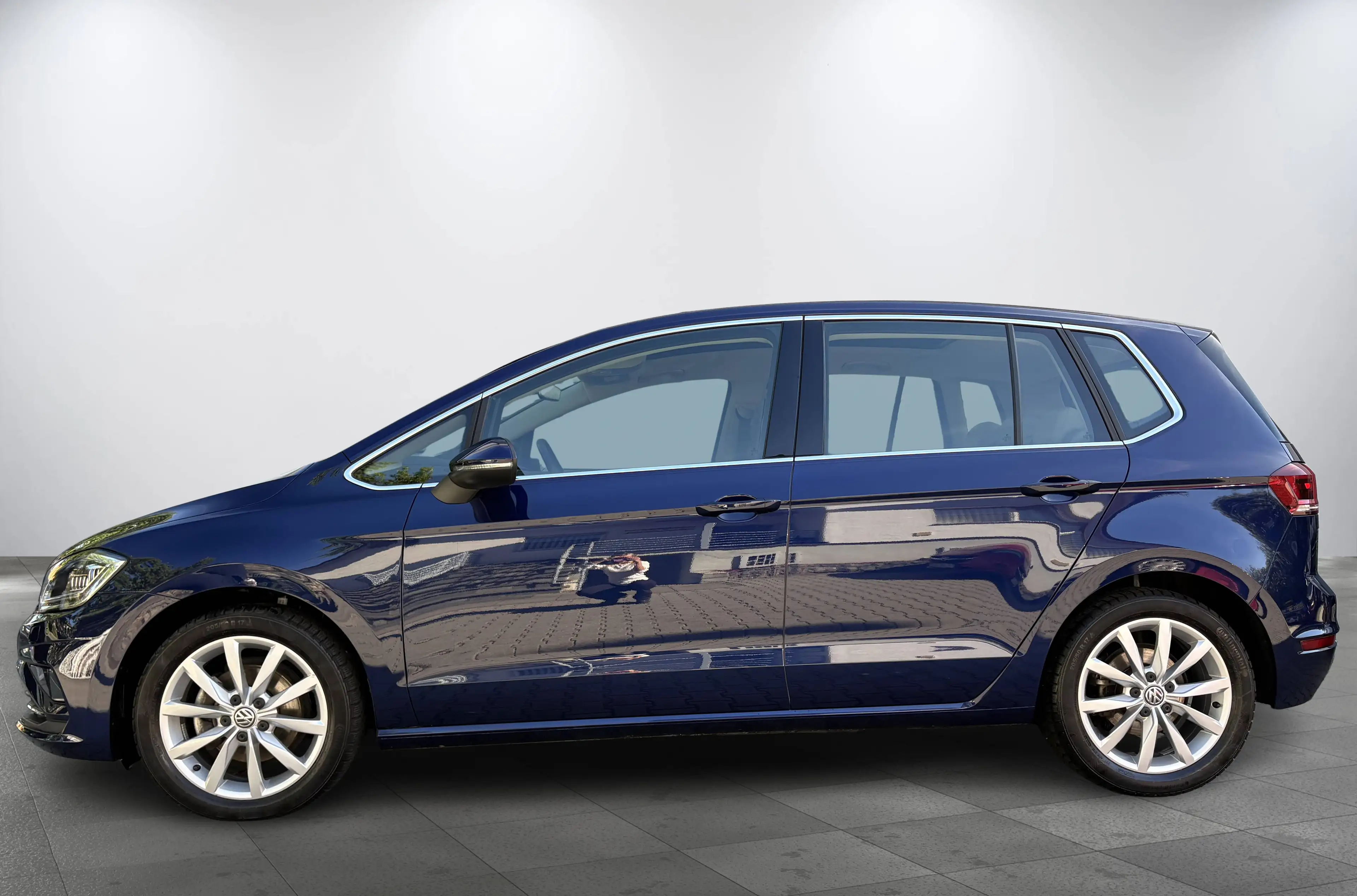 Volkswagen Golf Sportsvan Highline Pano ACC Rückfahrkamera Anhängerkupplung Klima — photo 3