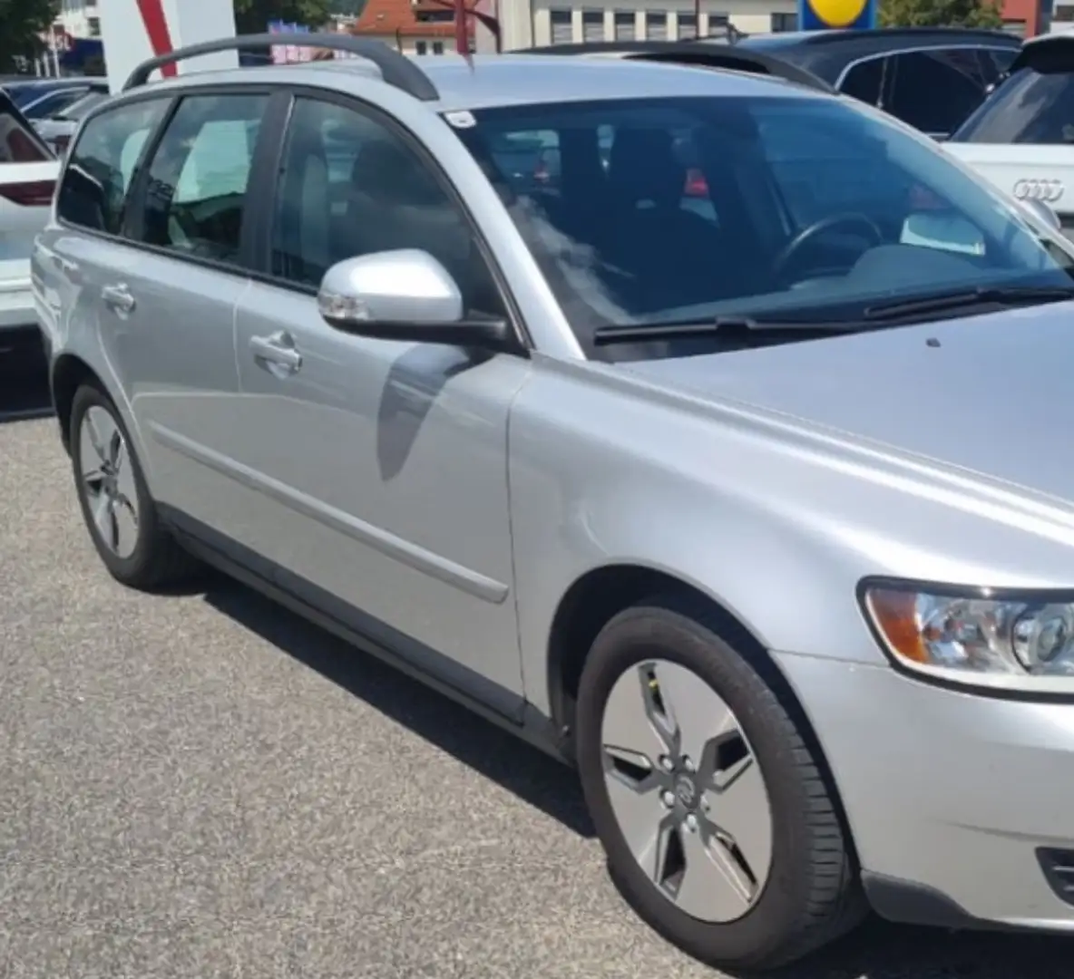 Volvo V50 1,6 D Drive Grau - 2