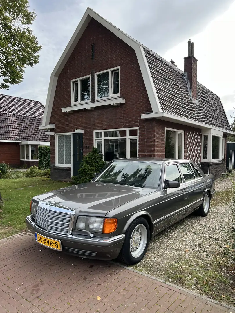 Mercedes-Benz W126 560SEL 300PK Сірий - 1