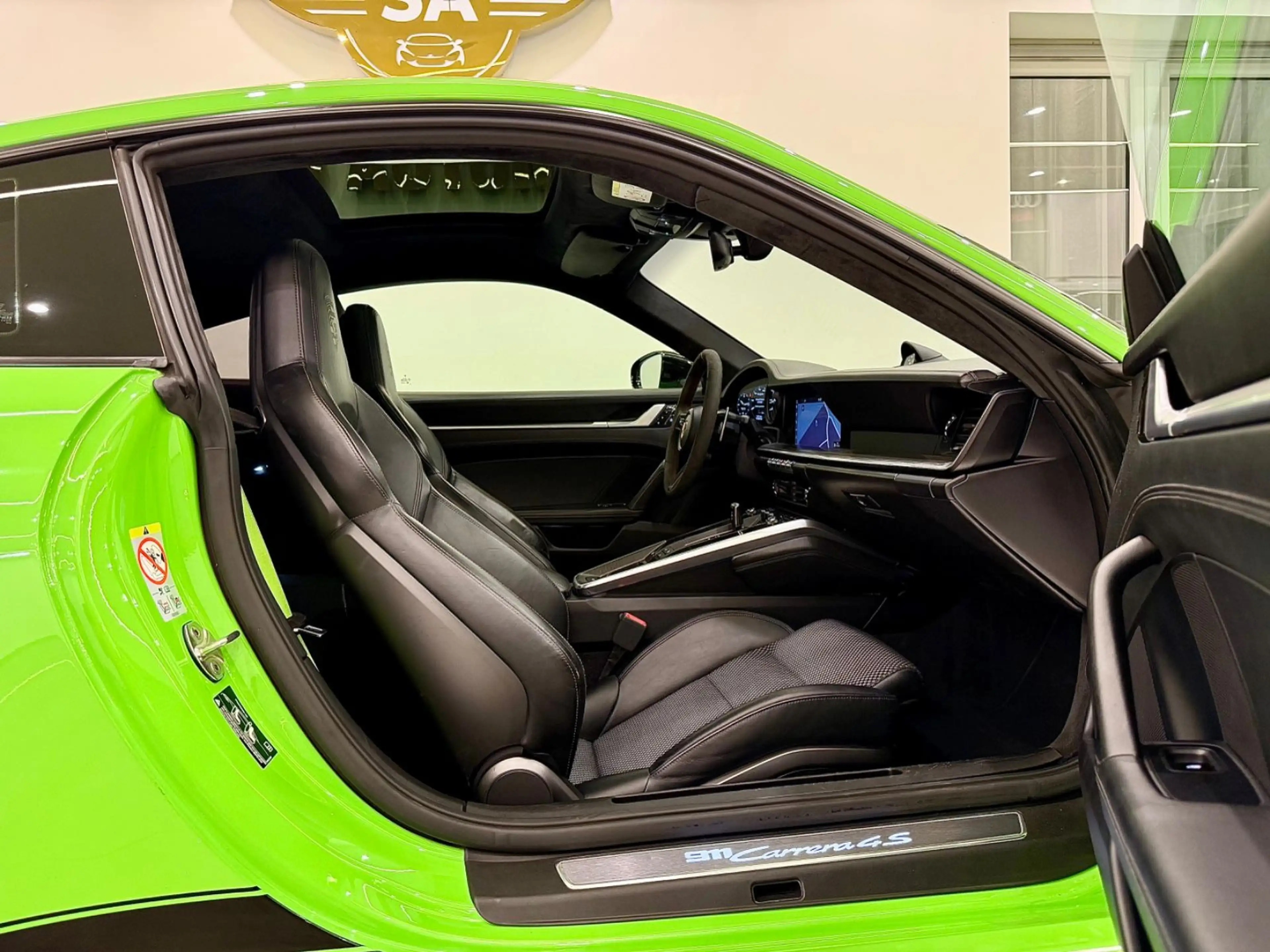 Porsche 911 / 992 Carrera 4 S Sport Chrono Pano/Matrix — photo 23