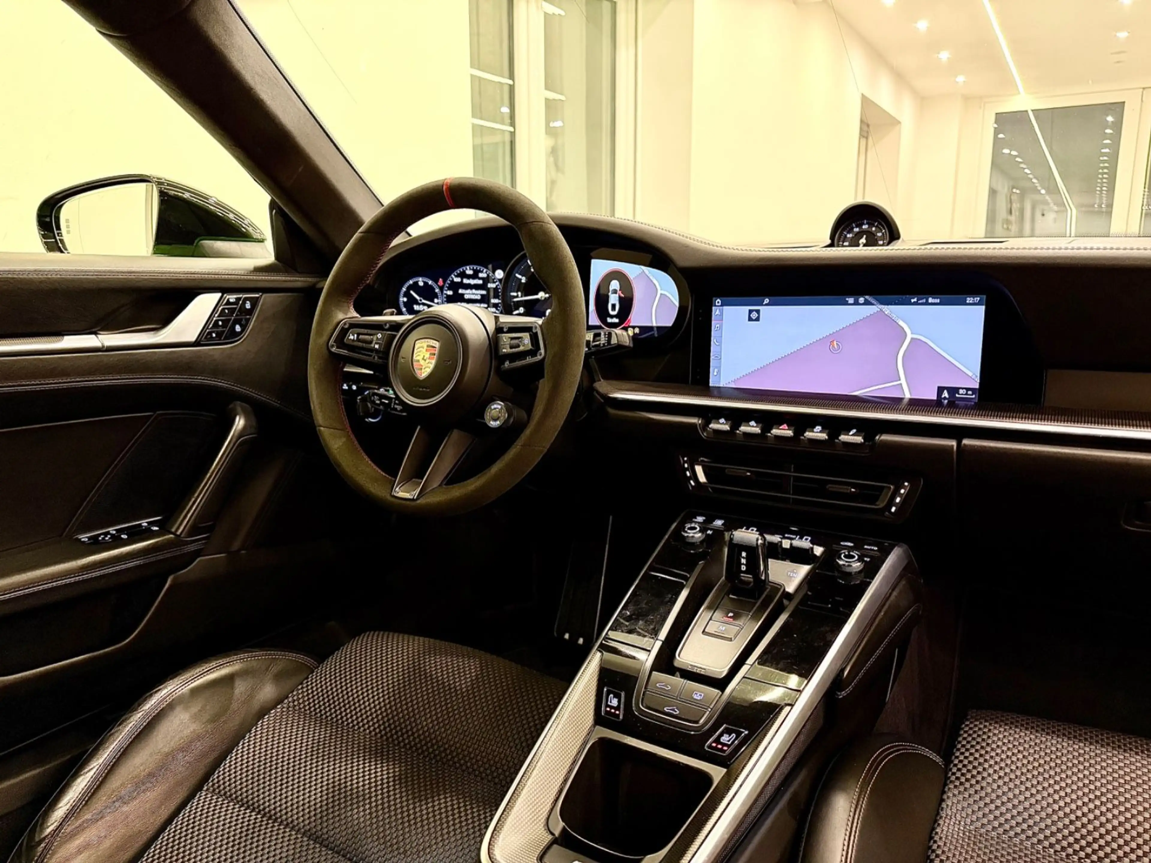 Porsche 911 / 992 Carrera 4 S Sport Chrono Pano/Matrix — photo 10