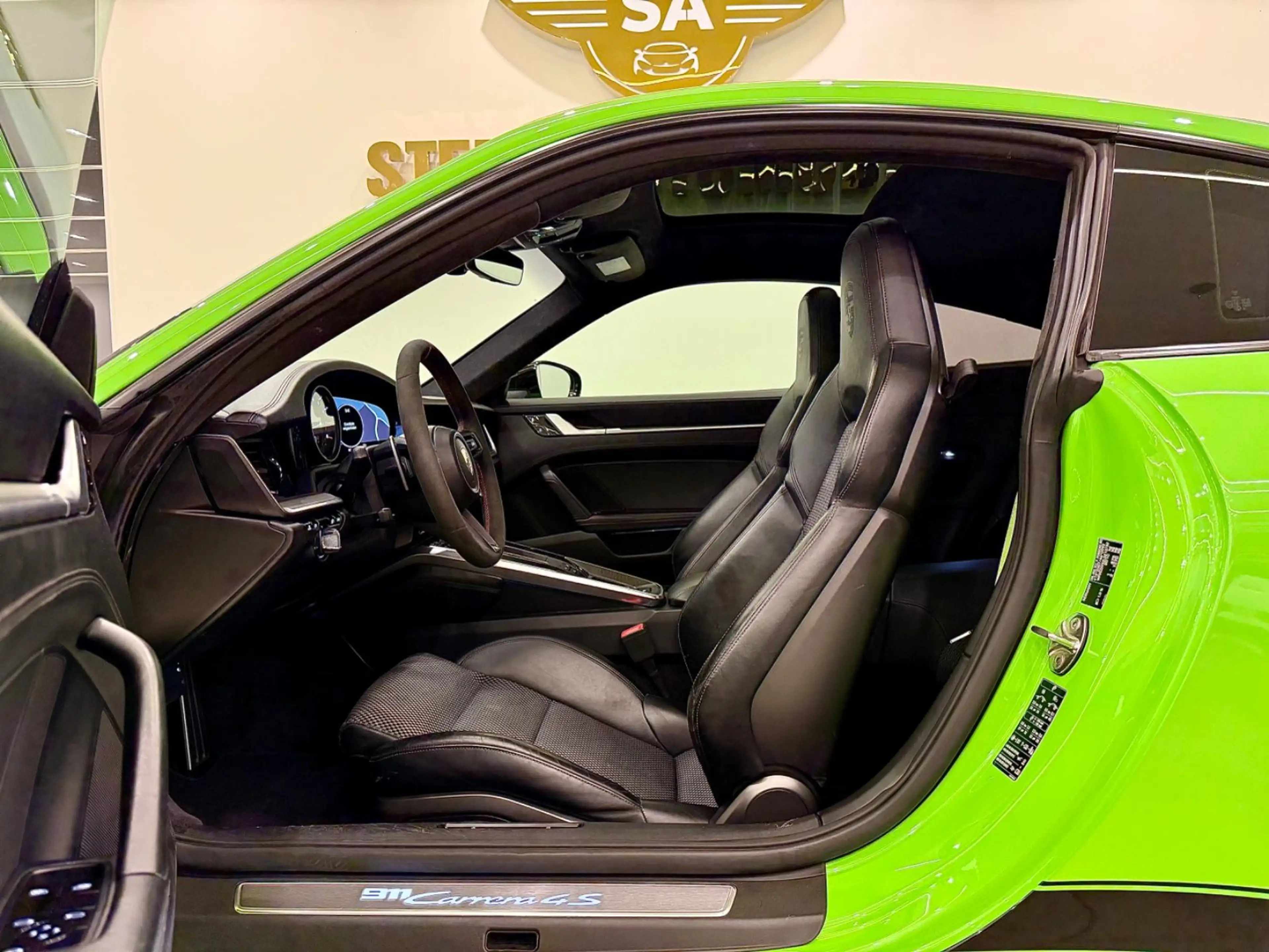 Porsche 911 / 992 Carrera 4 S Sport Chrono Pano/Matrix — photo 18