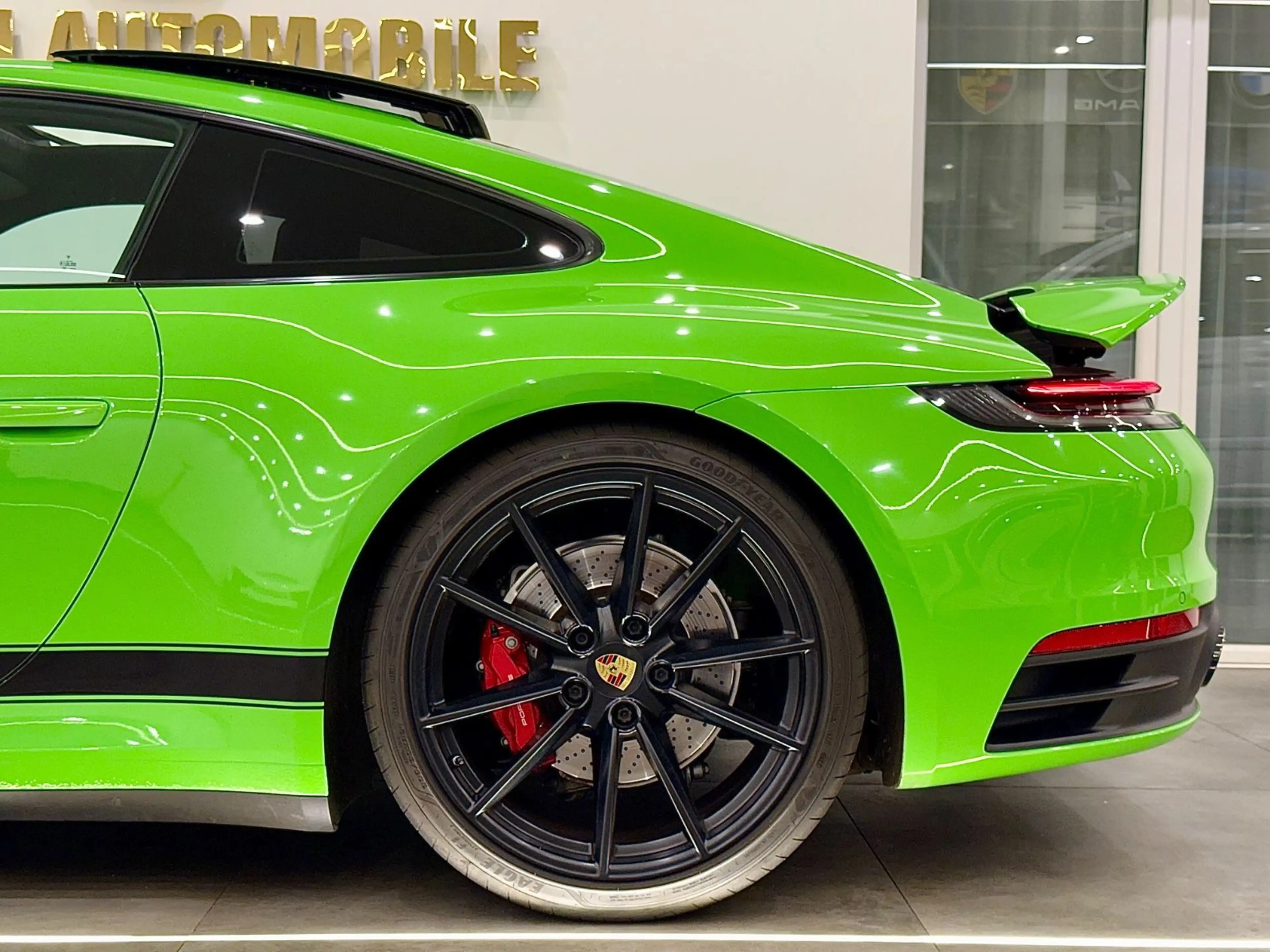 Porsche 911 / 992 Carrera 4 S Sport Chrono Pano/Matrix — photo 8