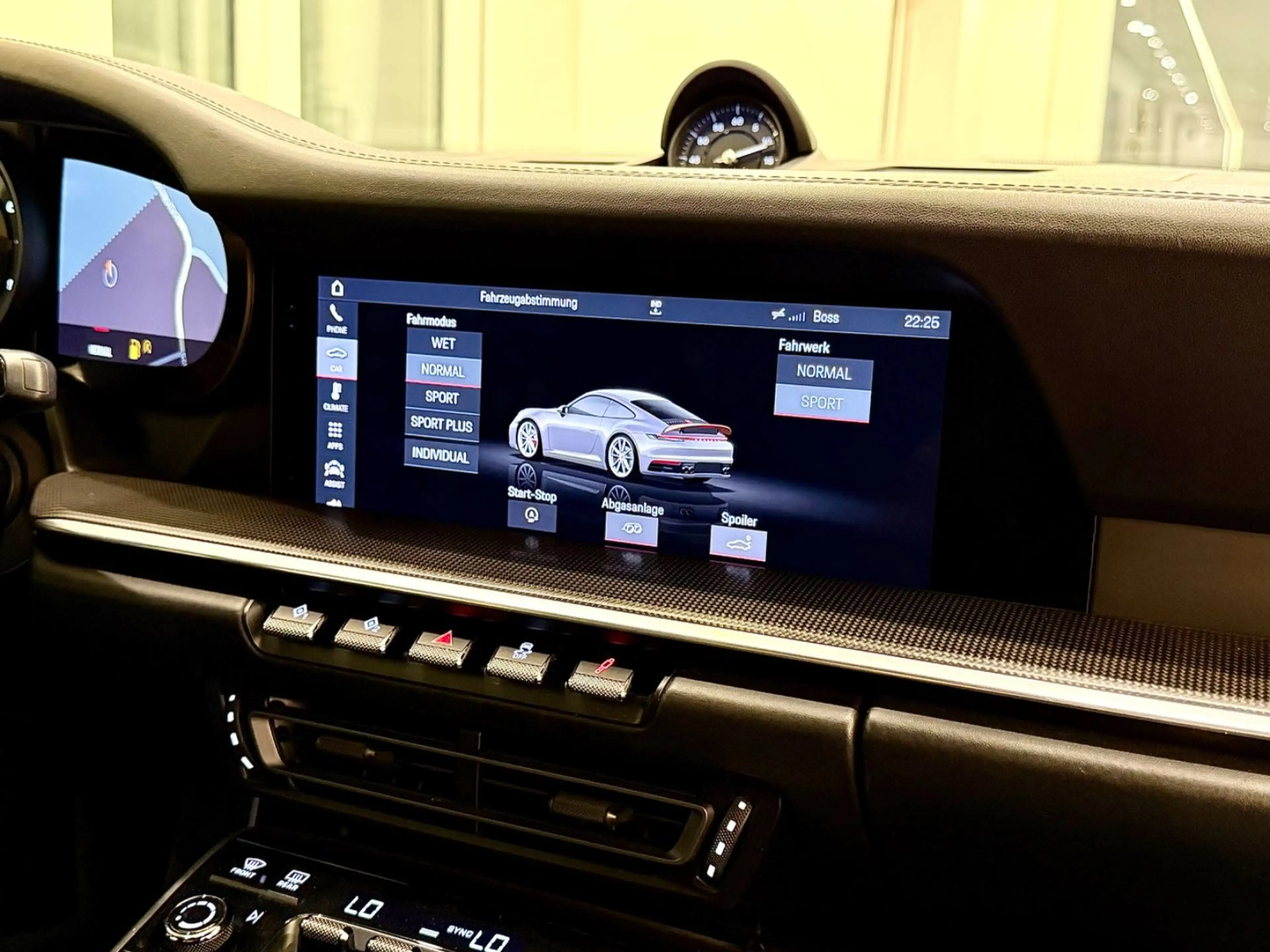 Porsche 911 / 992 Carrera 4 S Sport Chrono Pano/Matrix — photo 16