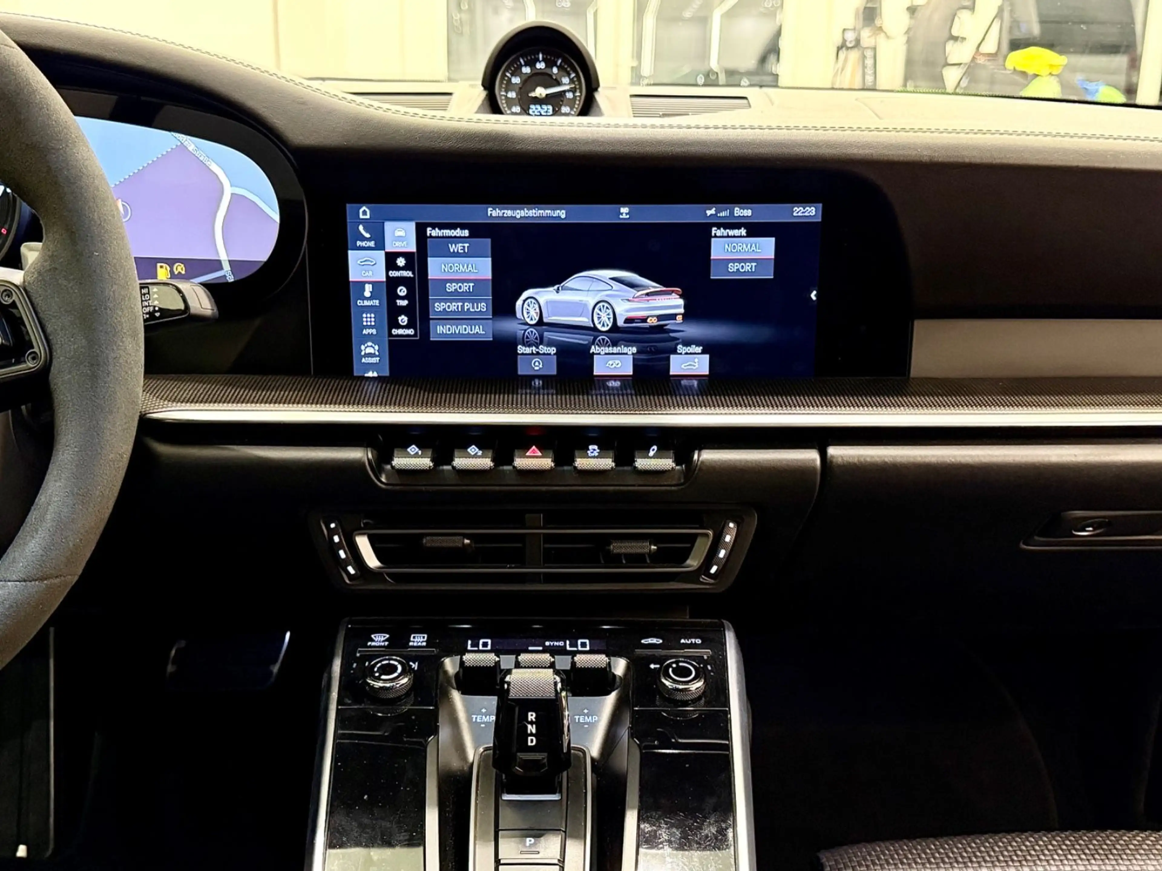 Porsche 911 / 992 Carrera 4 S Sport Chrono Pano/Matrix — photo 15