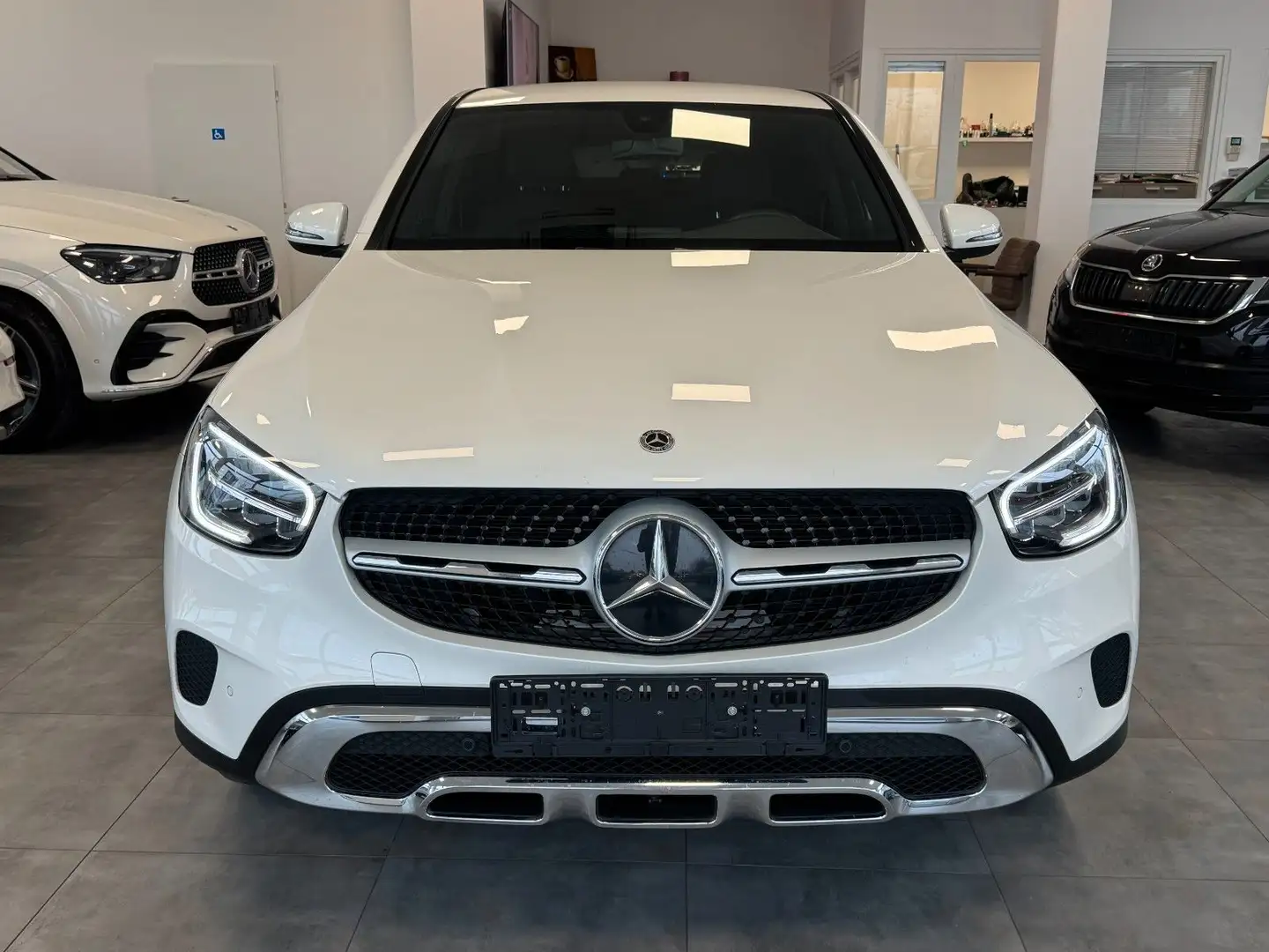 Mercedes-Benz GLC 300 GLC300de 4MATIC Coupé Autom.AMG *NAV*LED*STANDHZ Weiß - 2