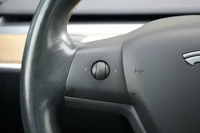 Tesla Model 3 view 16