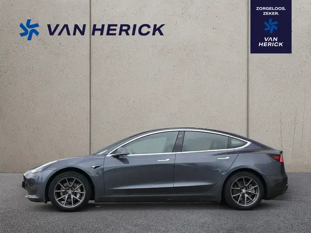 Tesla Model 3 view 2