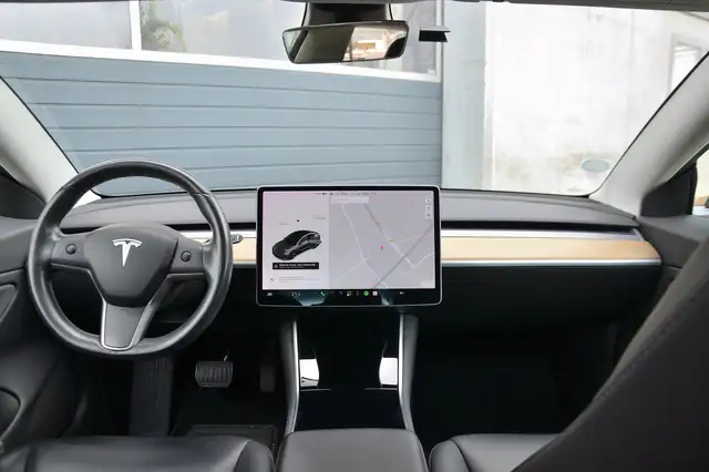 Tesla Model 3 view 7