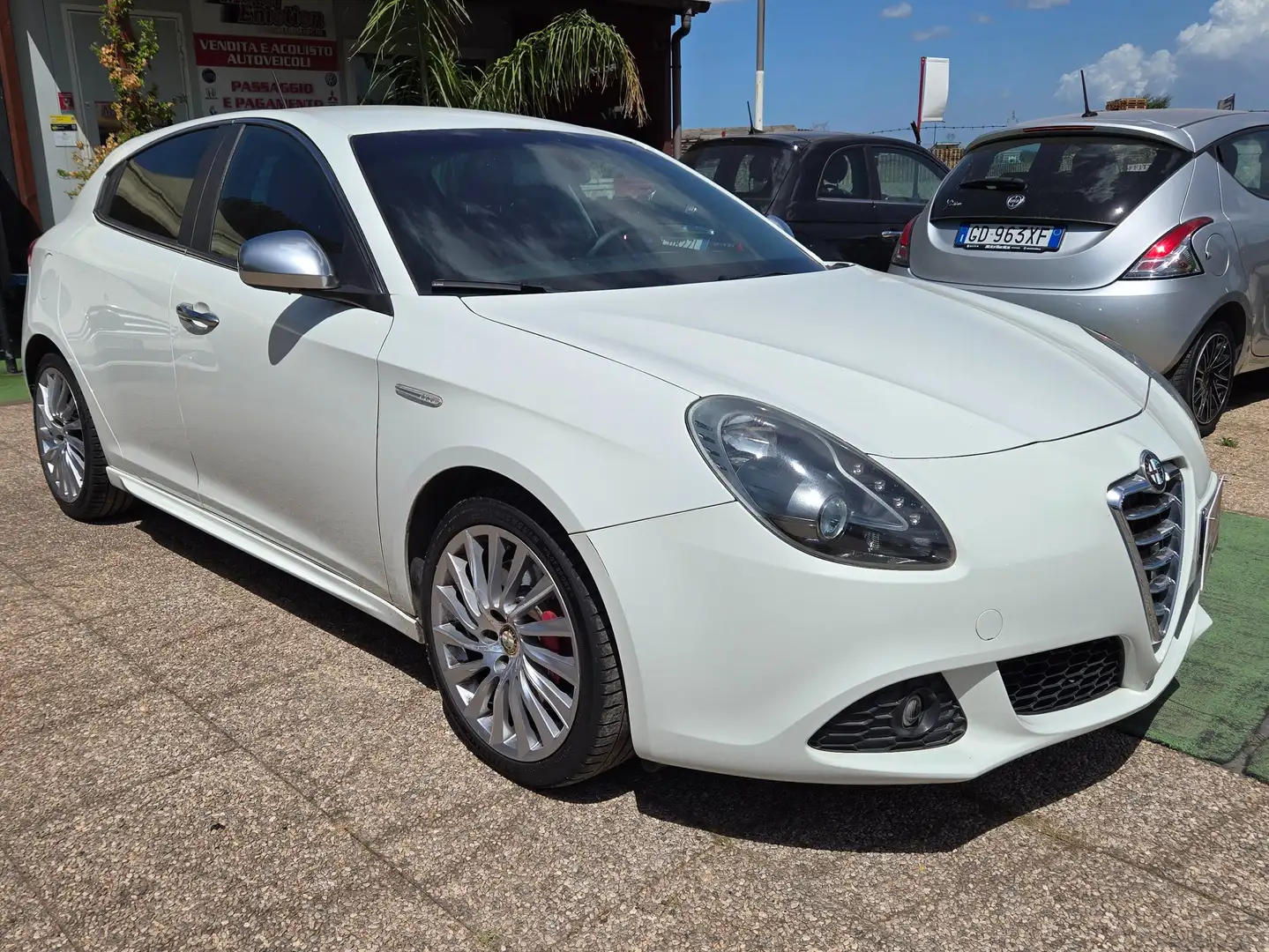 Alfa Romeo Giulietta Giulietta III 2010 1.4 t. m.air Distinctive 170cv Bianco - 1