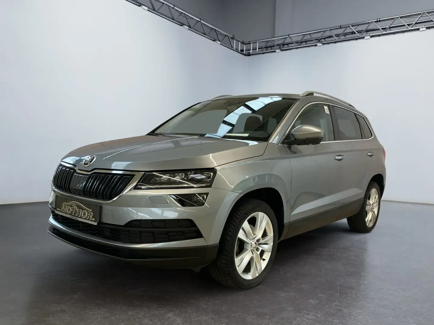 Skoda Karoq Style 1.5 TSI DSG el.Heck Sitzheizung ACC Grau - 2