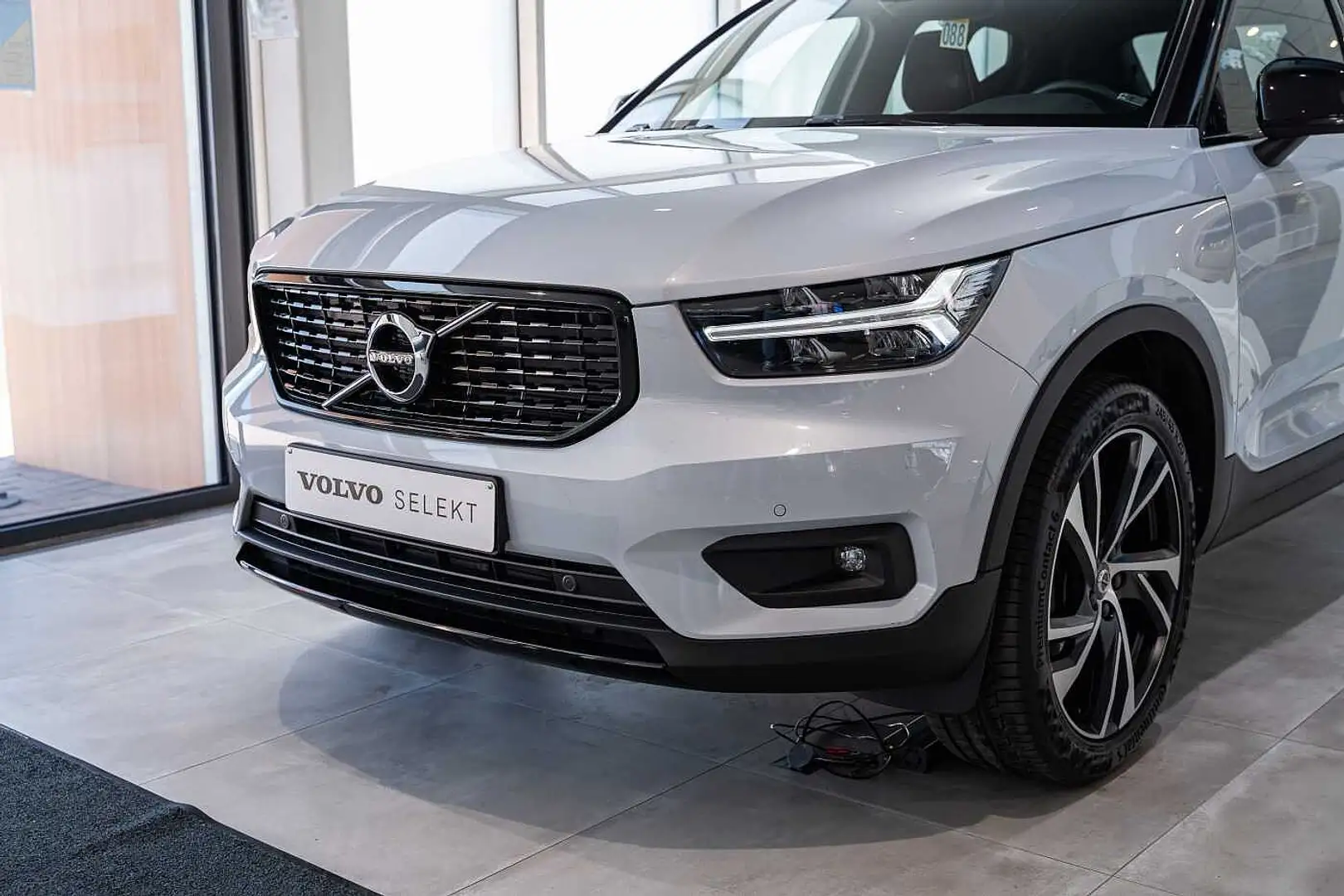 Volvo XC40 R-Design T3 Argent - 2